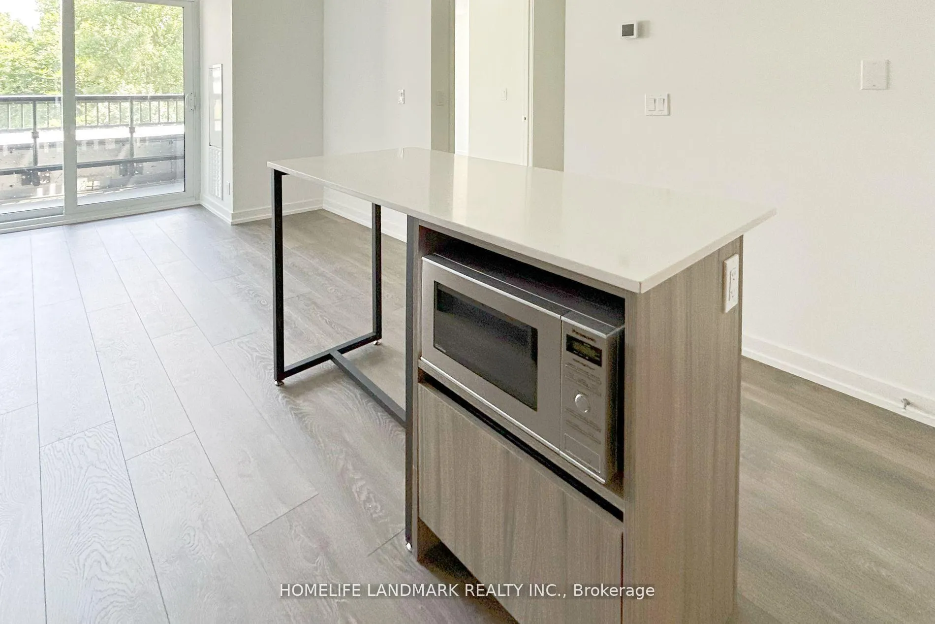 Photo 4 of Unit D-325, 8 Beverley Glen Boulevard, Vaughan, Beverley Glen — HOMEH