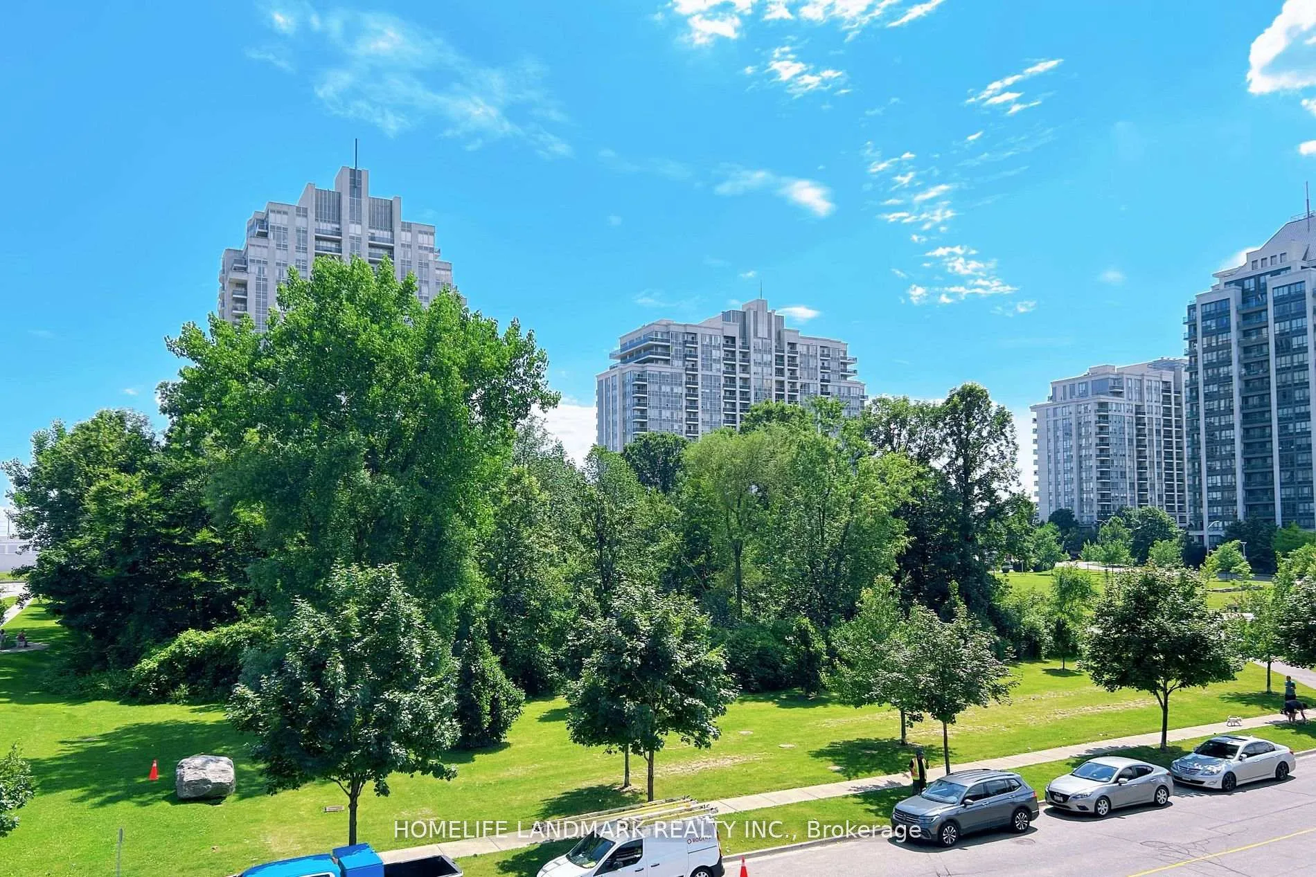 Photo 10 of Unit D-325, 8 Beverley Glen Boulevard, Vaughan, Beverley Glen — HOMEH