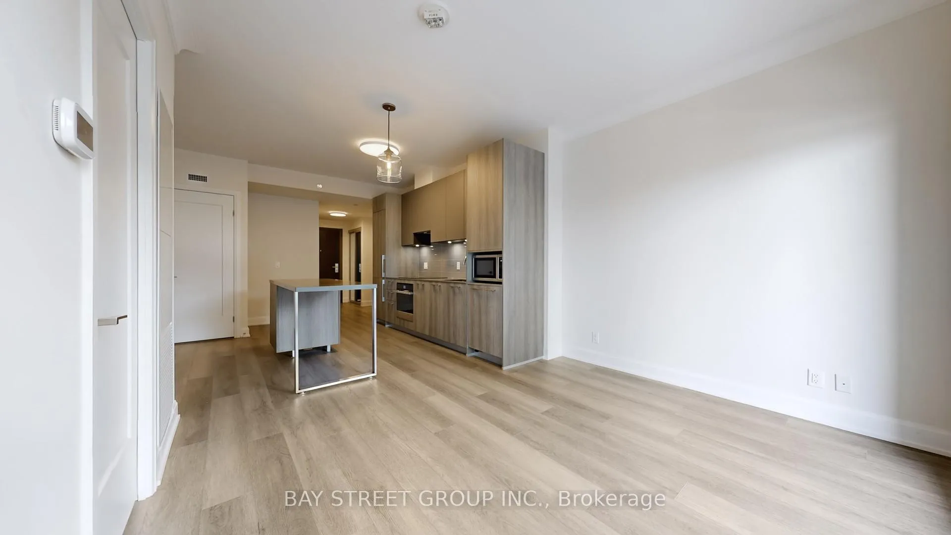 Photo 3 of Unit 202, 18 Water Walk Drive, Markham, Unionville — HOMEH