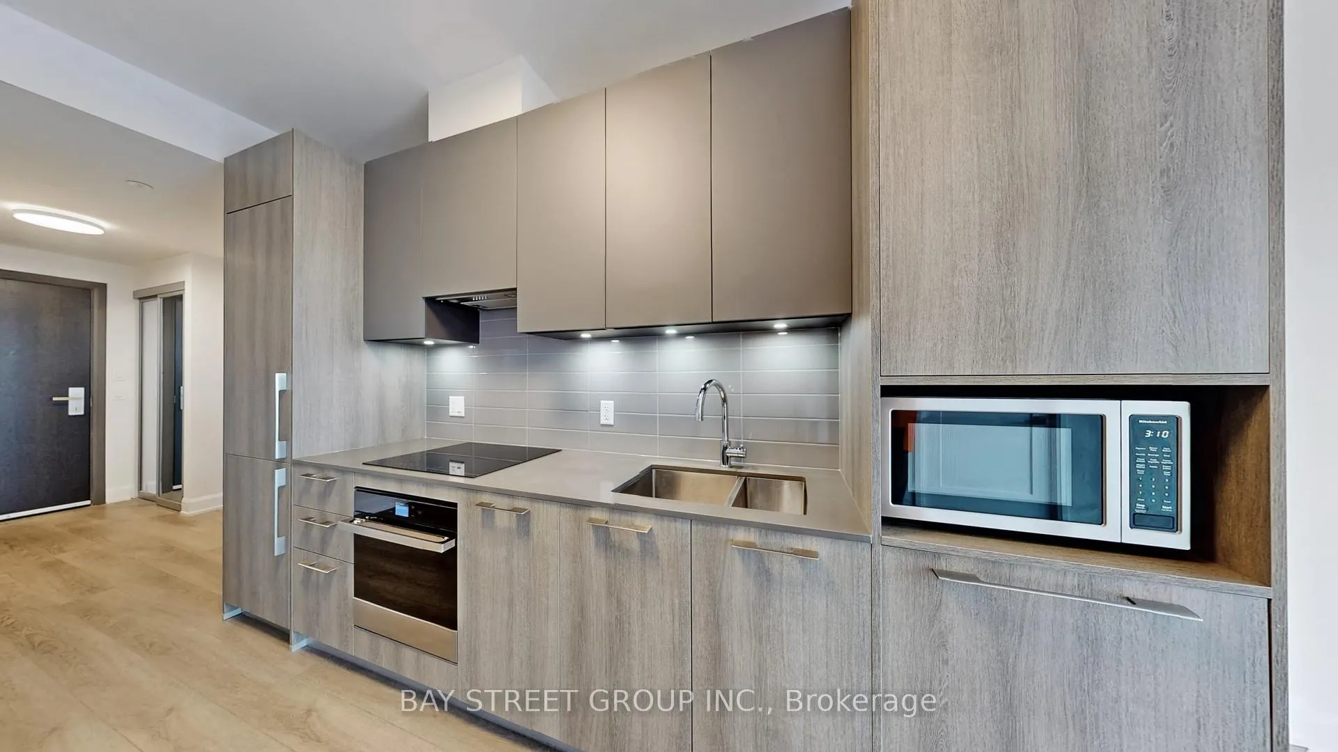 Photo 13 of Unit 202, 18 Water Walk Drive, Markham, Unionville — HOMEH