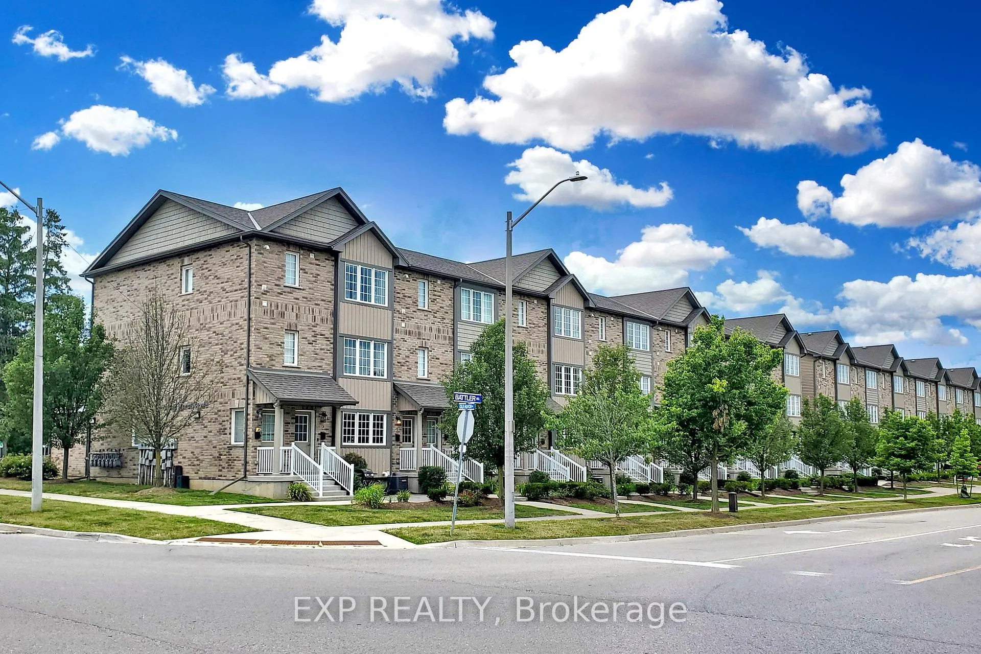 Photo 5 of Unit 3, 275 Old Huron Road, Kitchener, Brigadoon — HOMEH