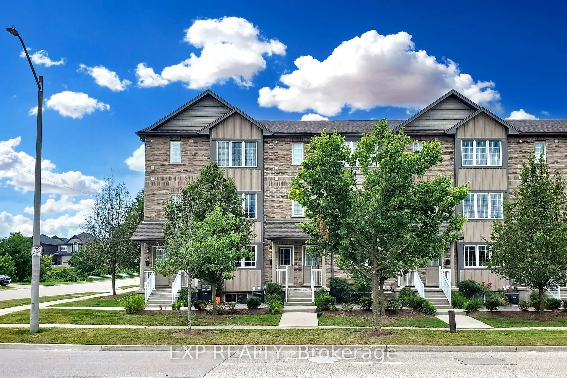 Photo 6 of Unit 3, 275 Old Huron Road, Kitchener, Brigadoon — HOMEH
