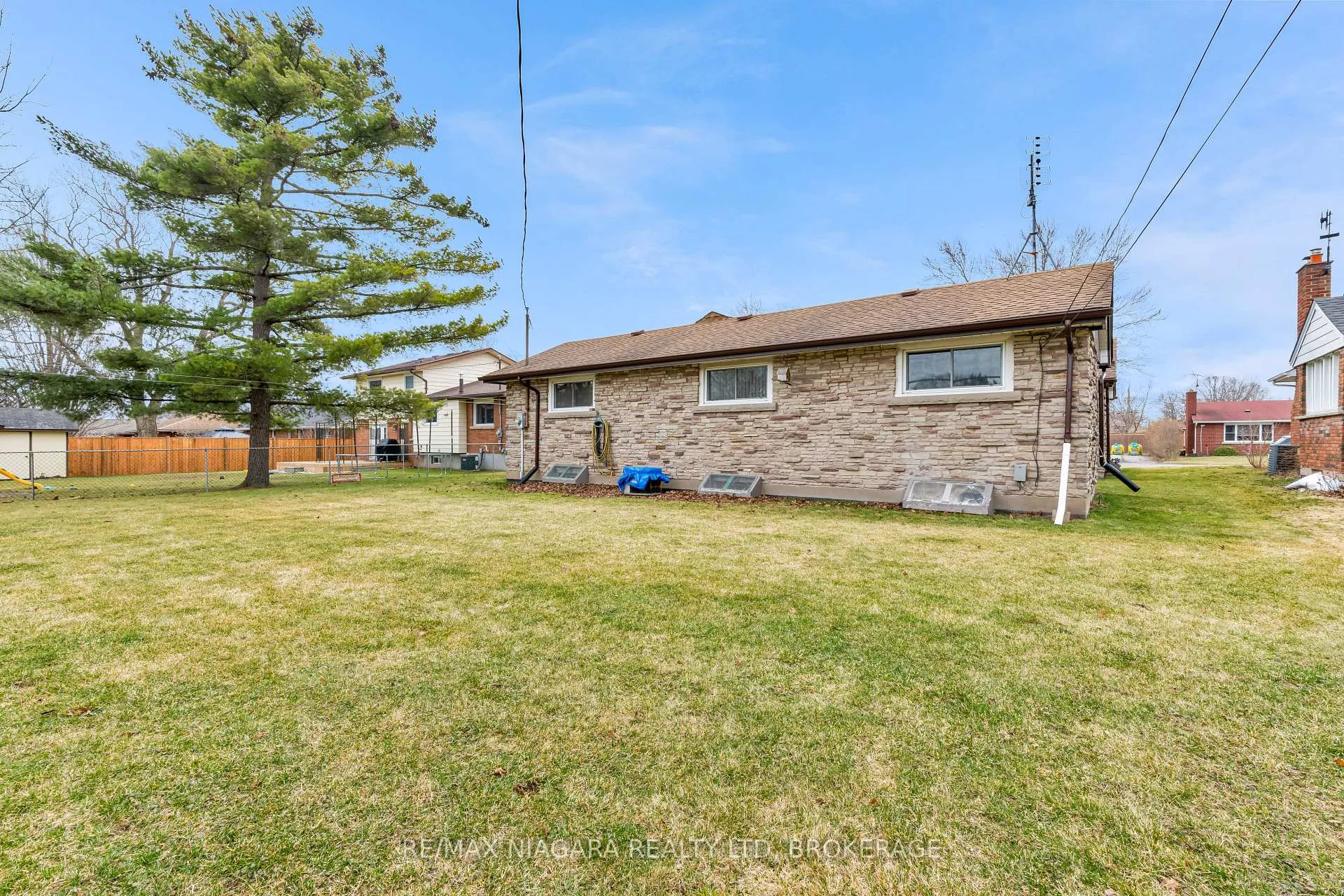 Photo 39 of 9 Caithness Drive, Welland, Prince Charles — HOMEH