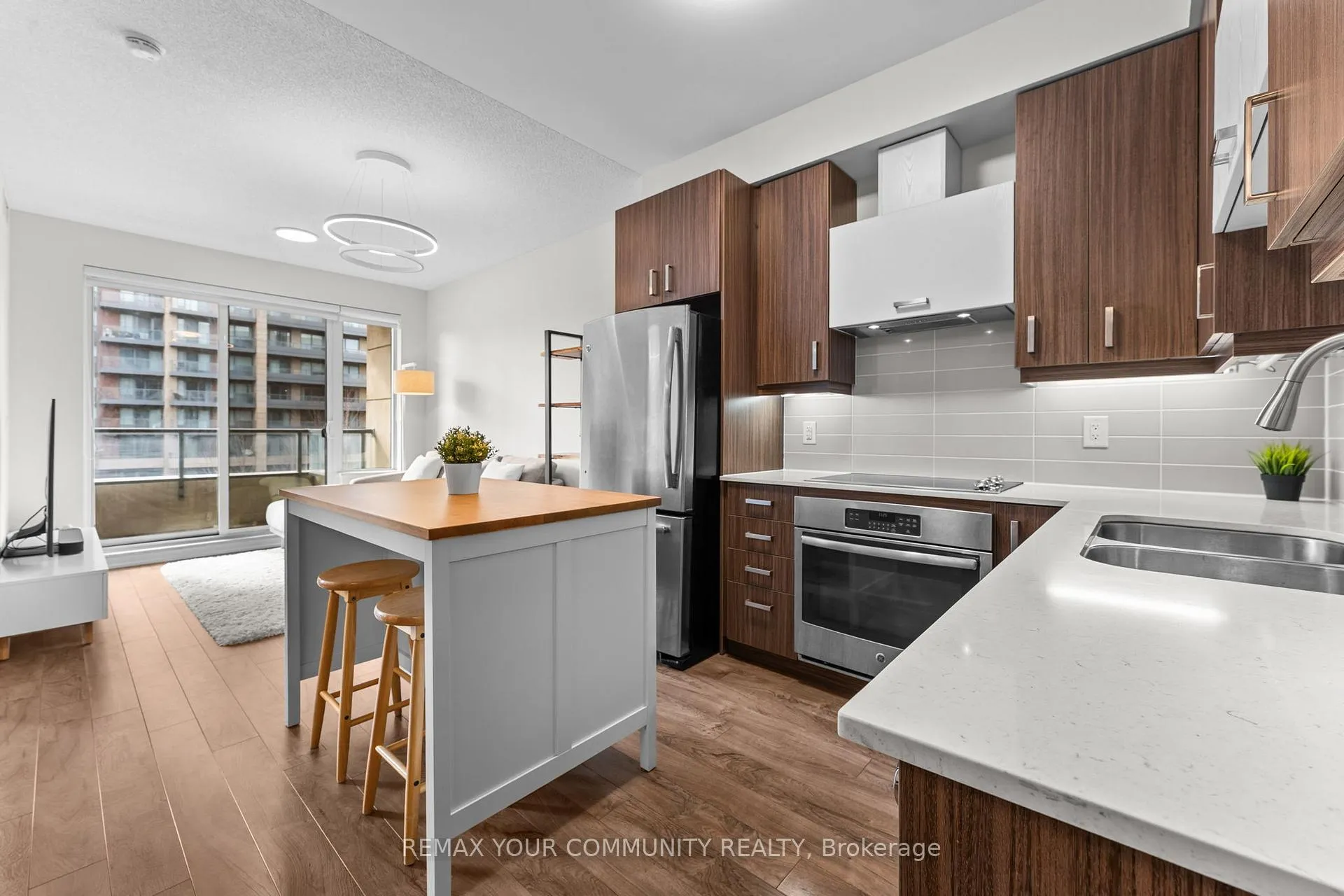 Photo 2 of Unit 333, 28 Uptown Drive, Markham, Unionville — HOMEH
