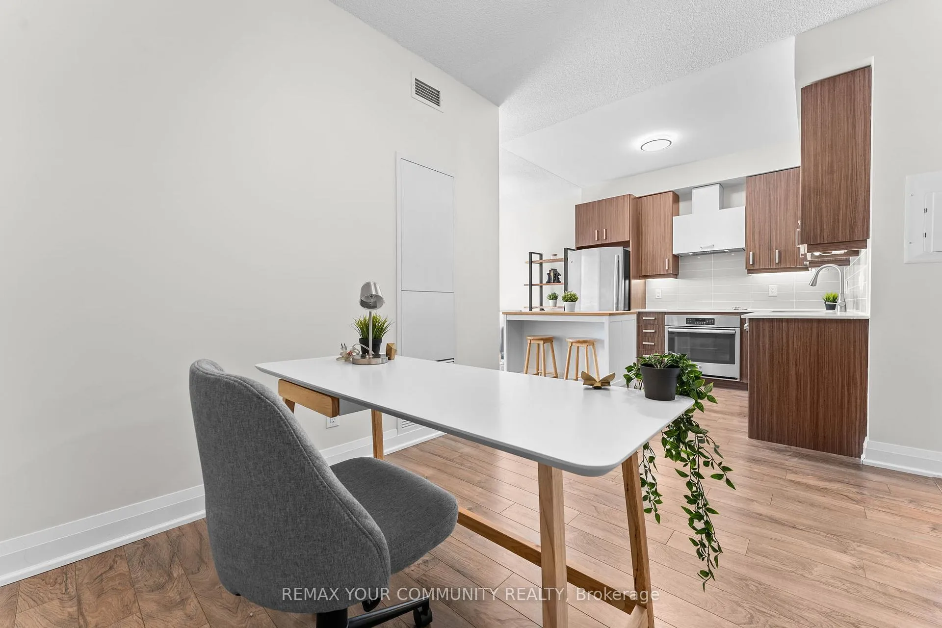 Photo 5 of Unit 333, 28 Uptown Drive, Markham, Unionville — HOMEH