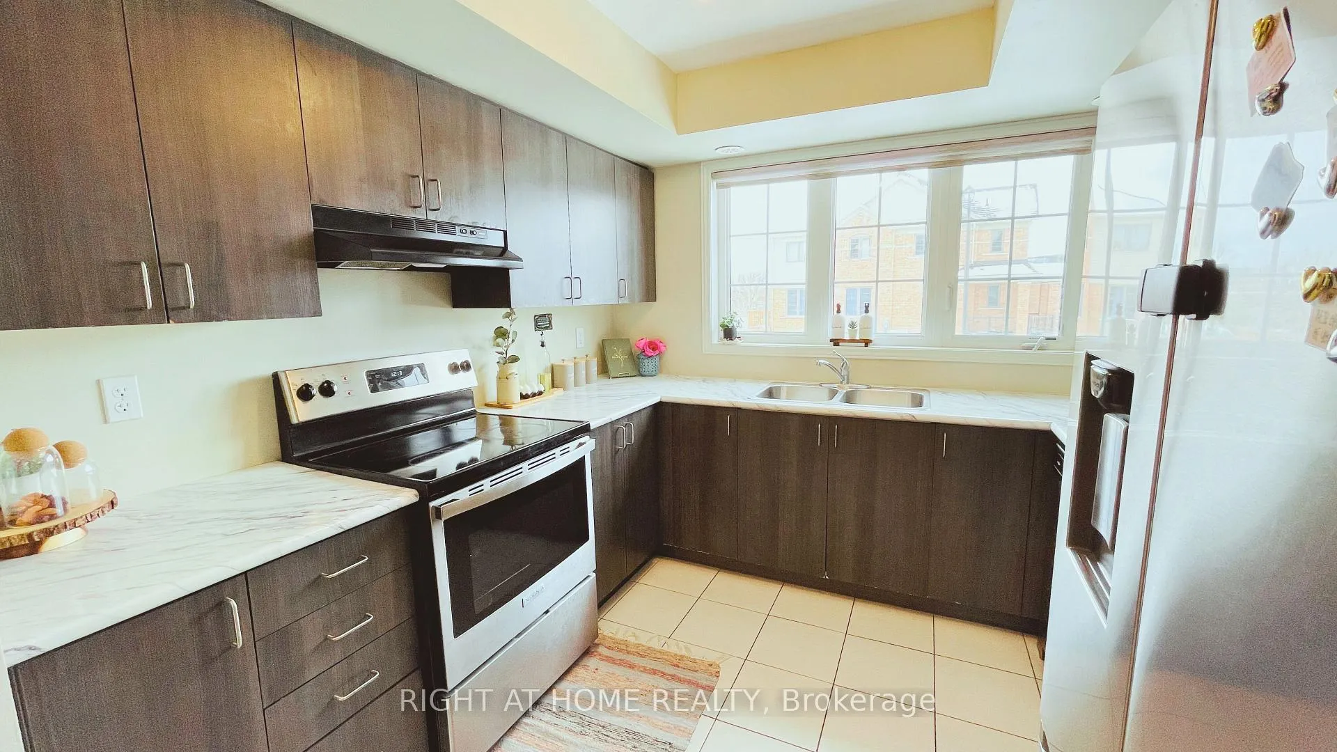 Photo 8 of 2372 Chevron Prince Path, Oshawa, Kedron — HOMEH