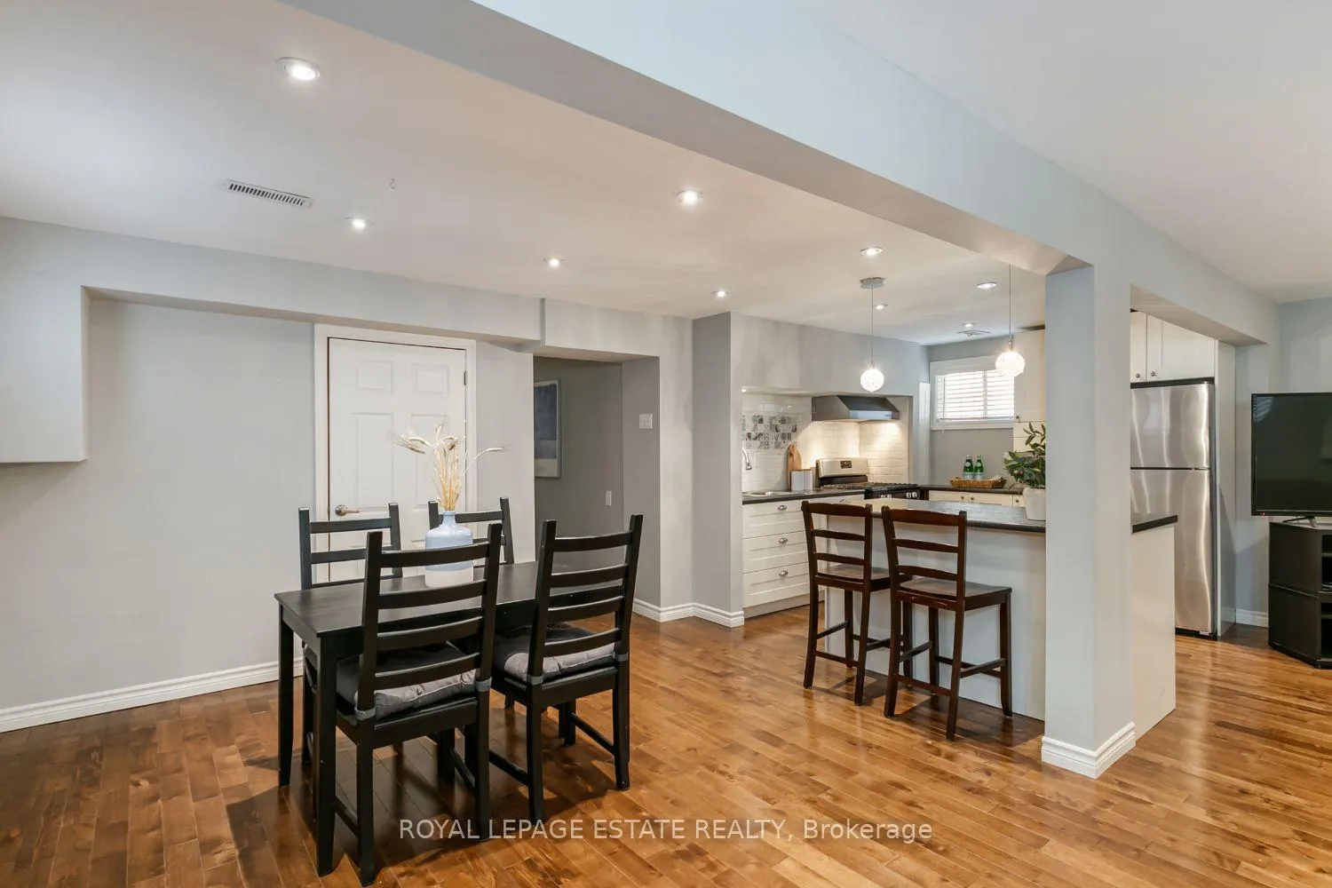 Photo 5 of Unit LOWER, 18 Jacob Drive, Whitby, Lynde Creek — HOMEH