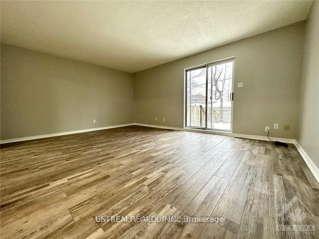 Photo 5 of 1464 Baseline Road, Ottawa, Meadowlands/St. Claire Gardens — HOMEH