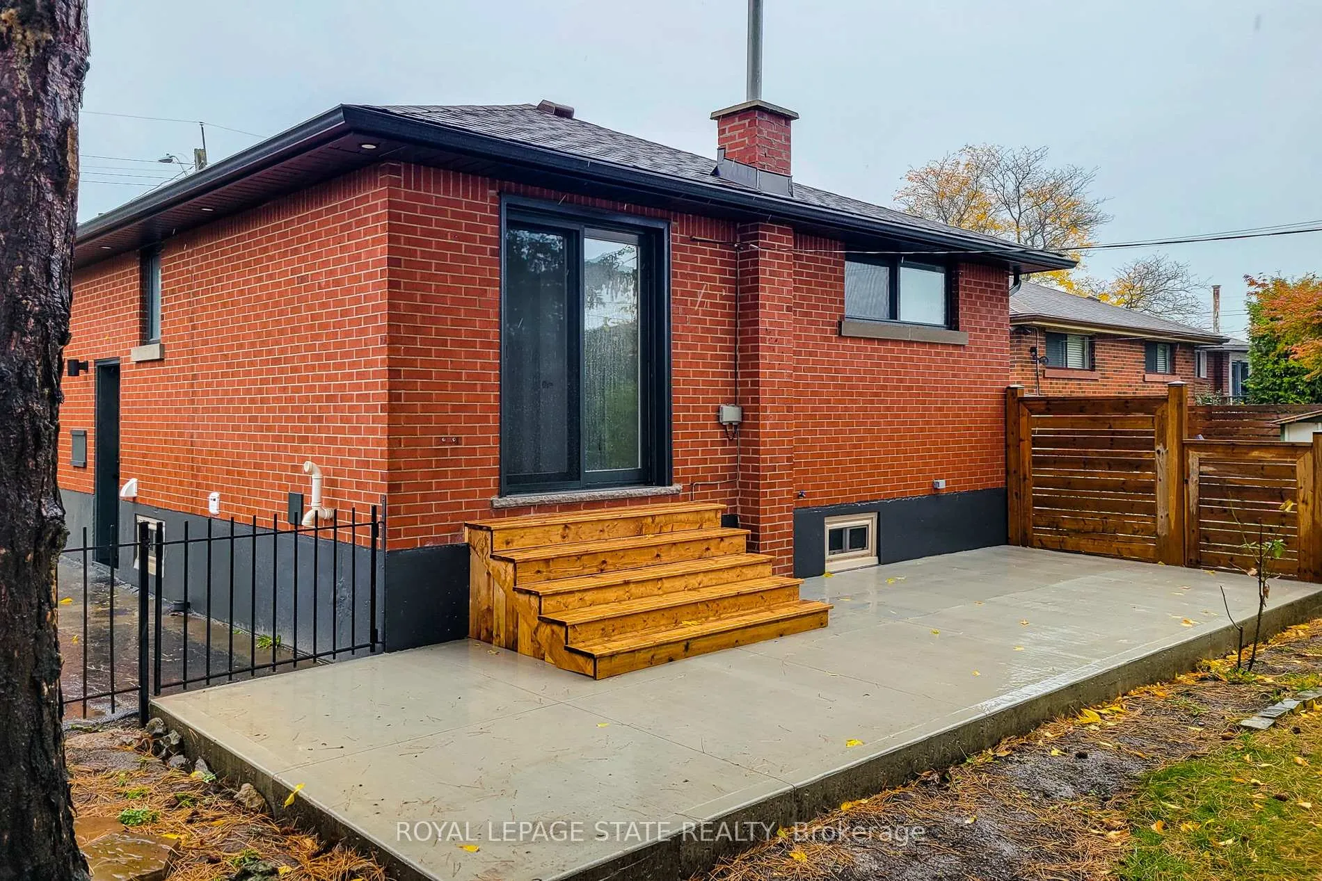 Photo 4 of 53 Winchester Boulevard, Hamilton, Hampton Heights — HOMEH