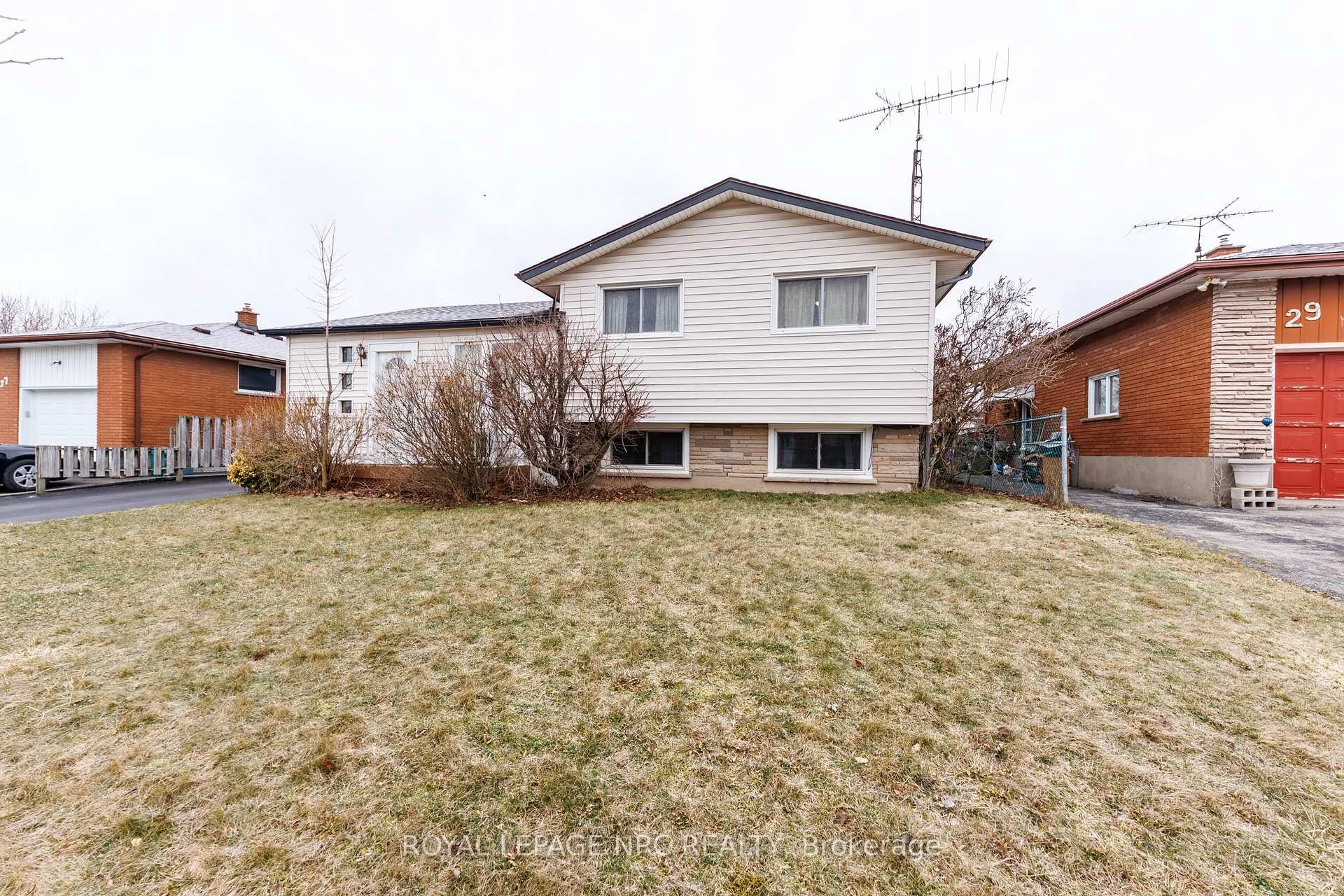 Photo 1 of 33 Strathmore Crescent, Welland, Lincoln/Crowland — HOMEH