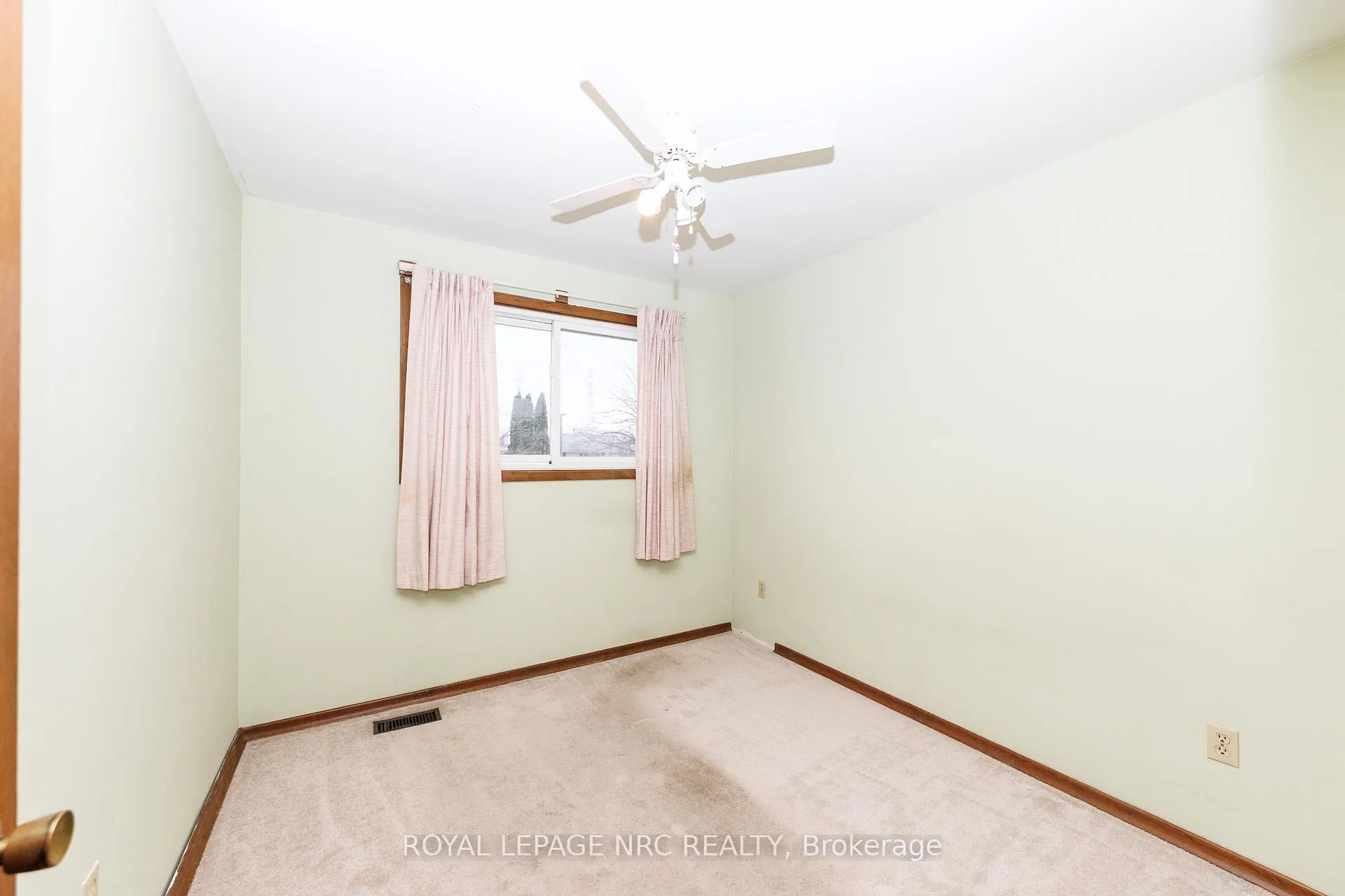 Photo 23 of 33 Strathmore Crescent, Welland, Lincoln/Crowland — HOMEH