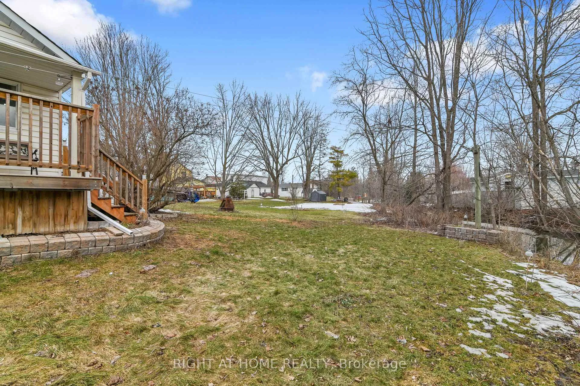 Photo 2 of 541 Albert Street, North Dundas, Winchester — HOMEH