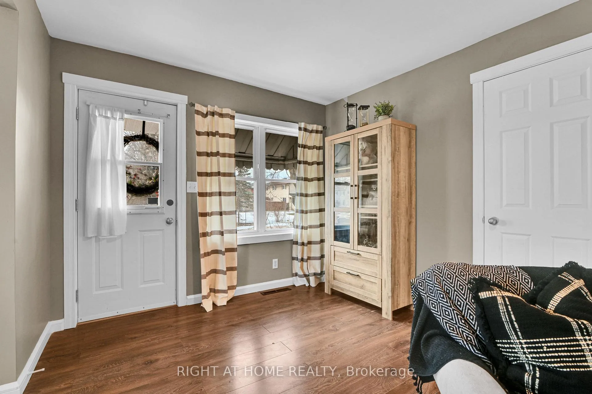 Photo 3 of 541 Albert Street, North Dundas, Winchester — HOMEH