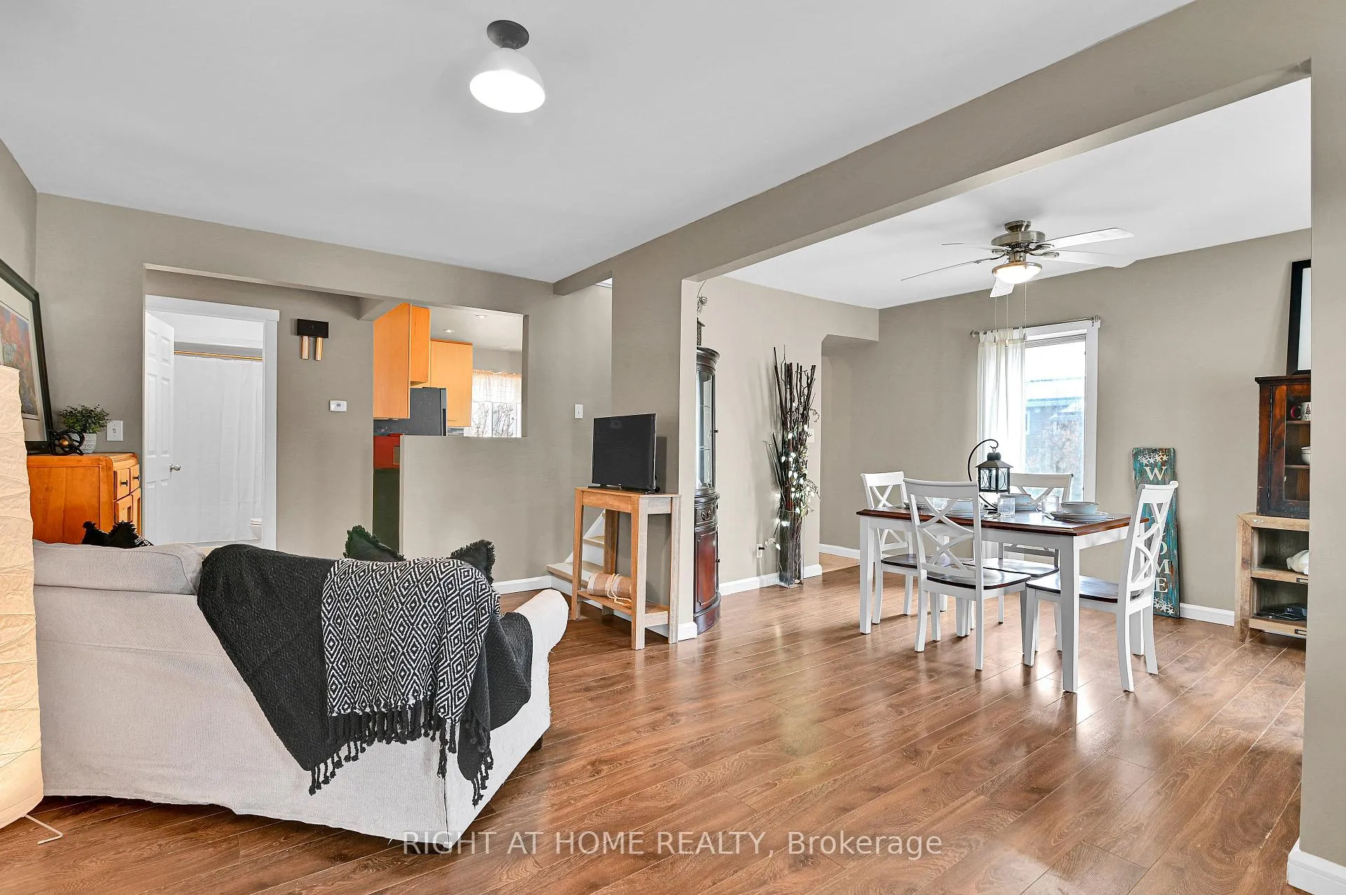 Photo 5 of 541 Albert Street, North Dundas, Winchester — HOMEH