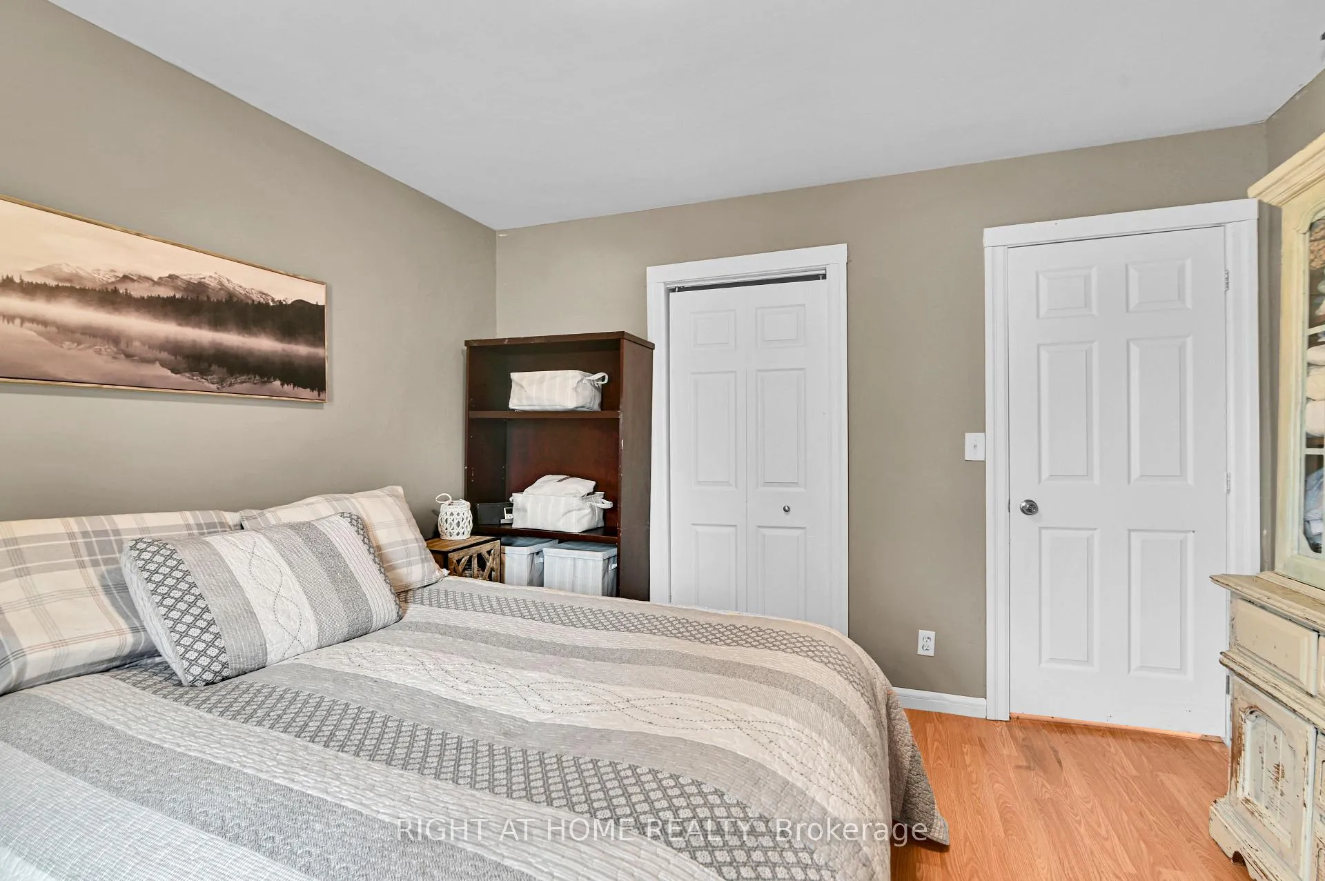 Photo 13 of 541 Albert Street, North Dundas, Winchester — HOMEH
