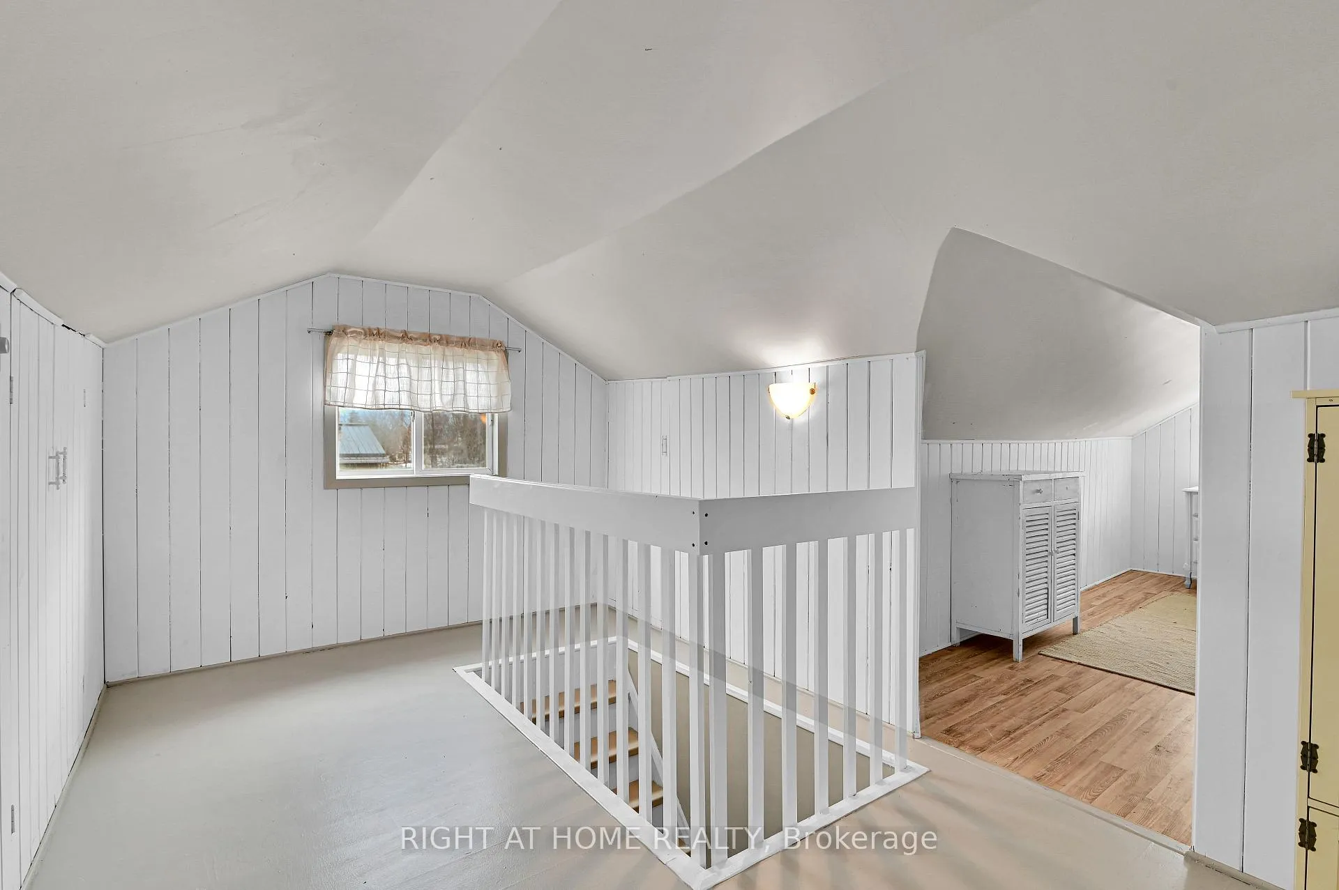 Photo 19 of 541 Albert Street, North Dundas, Winchester — HOMEH