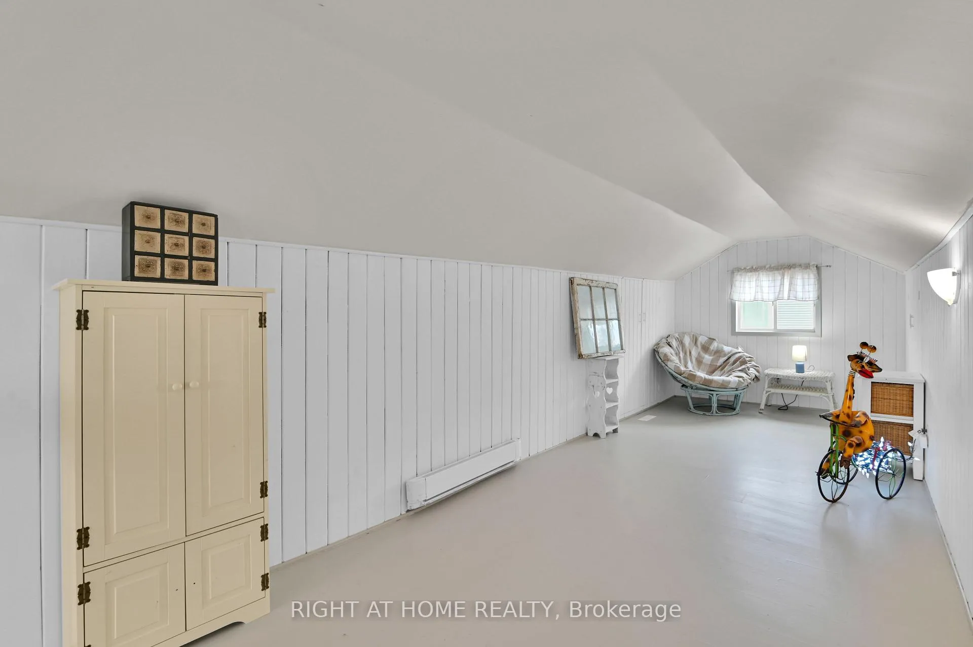 Photo 21 of 541 Albert Street, North Dundas, Winchester — HOMEH