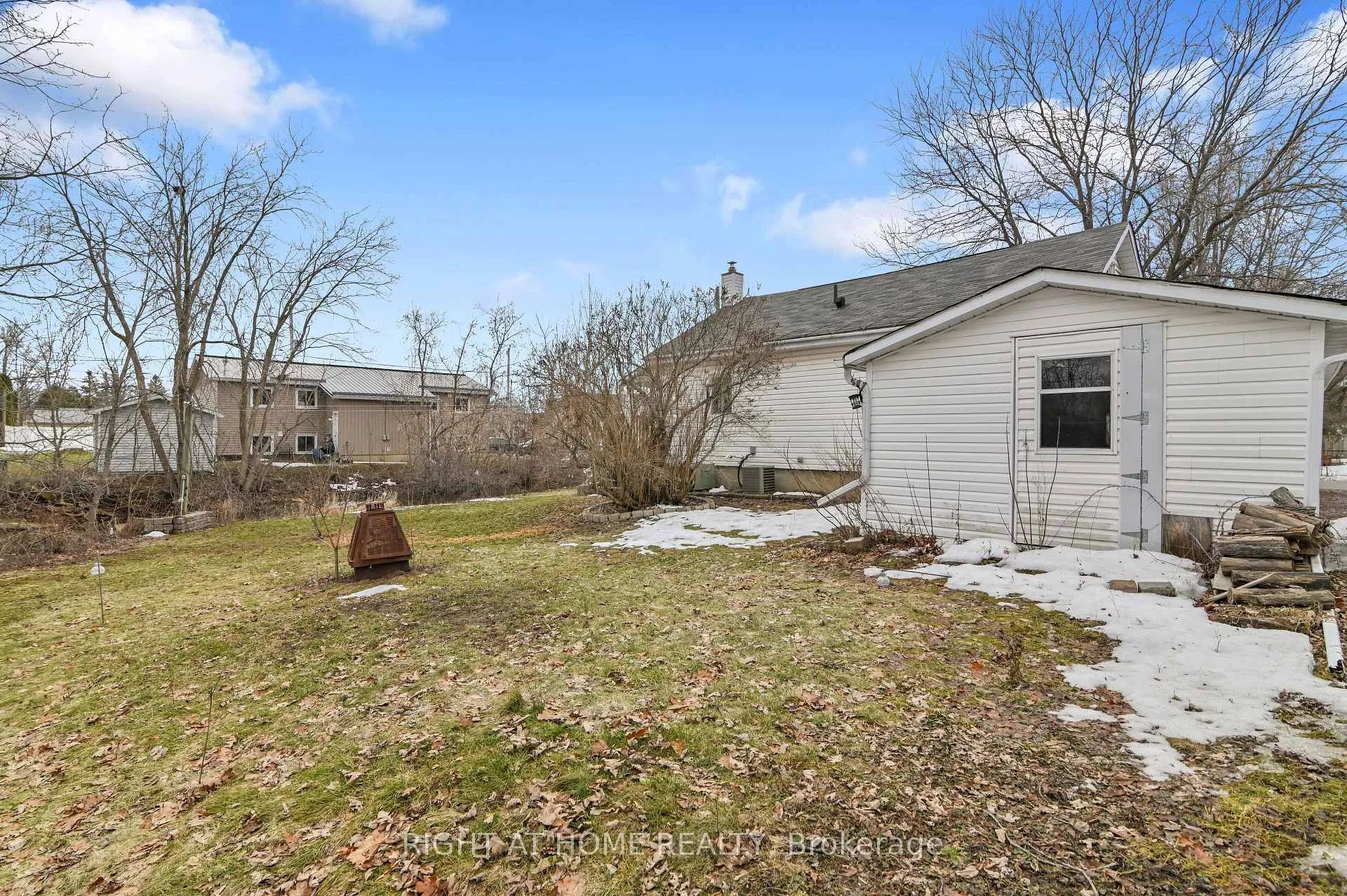 Photo 29 of 541 Albert Street, North Dundas, Winchester — HOMEH