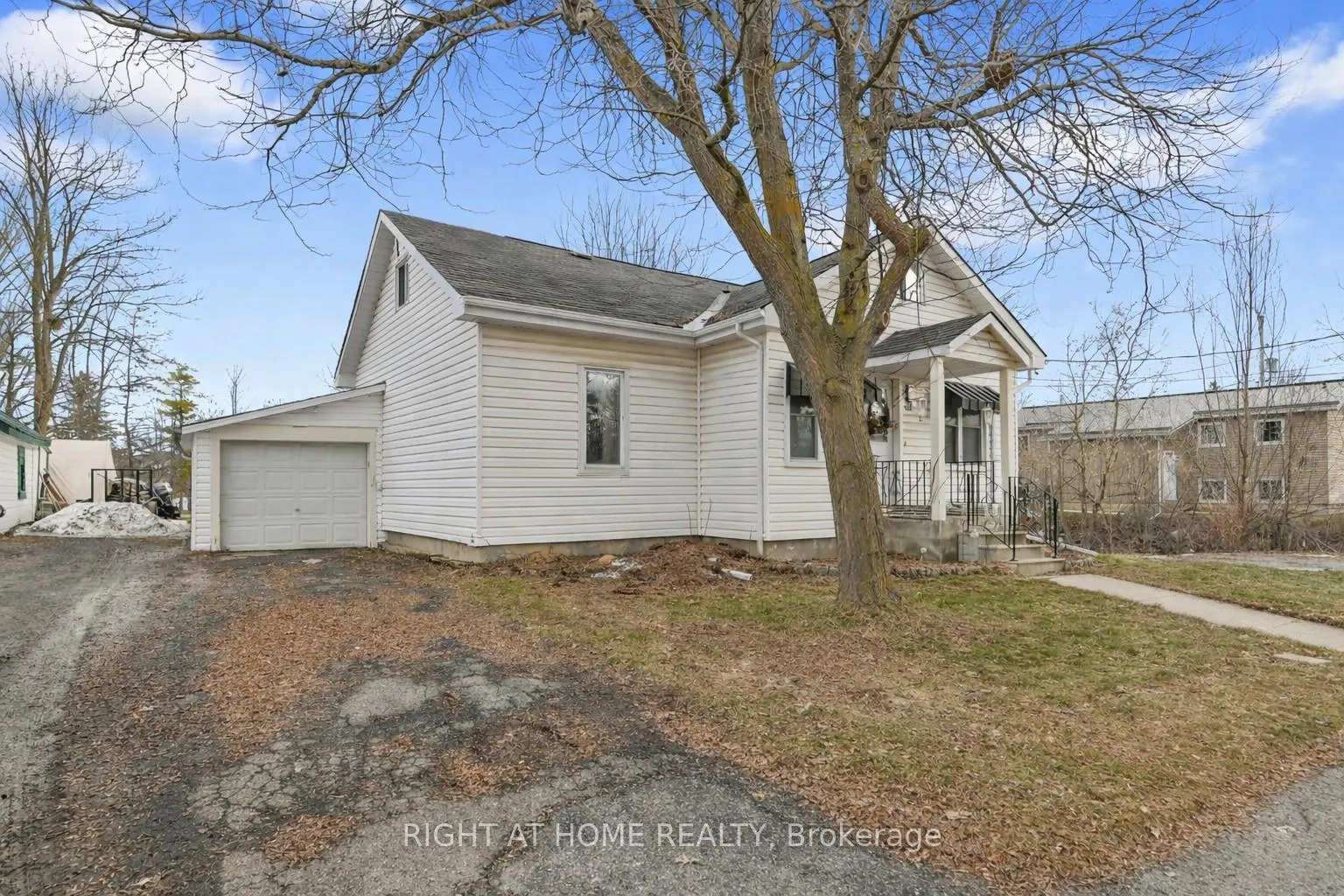 Photo 31 of 541 Albert Street, North Dundas, Winchester — HOMEH