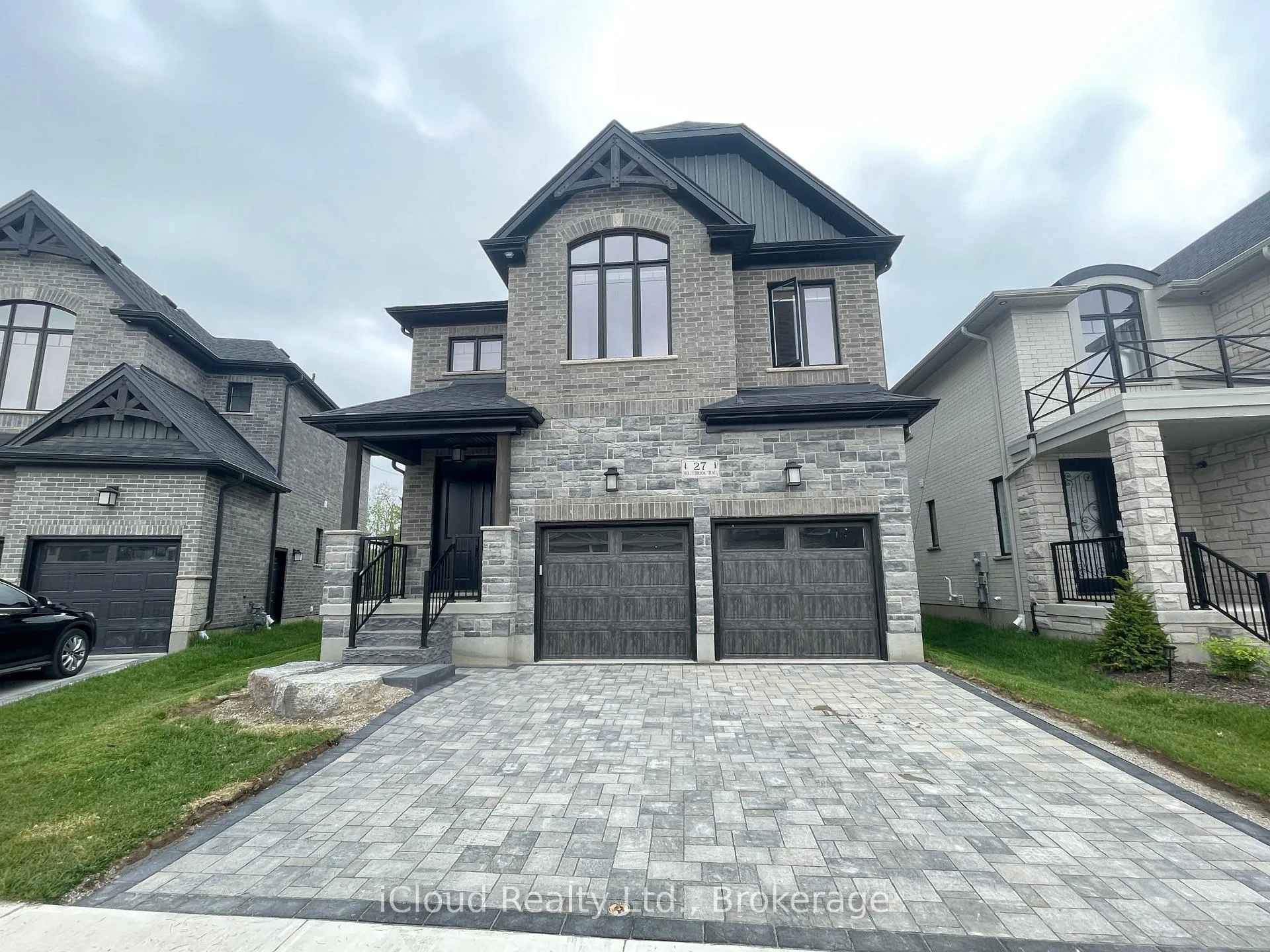 Front of Unit Lower, 27 Hollybrook Trail