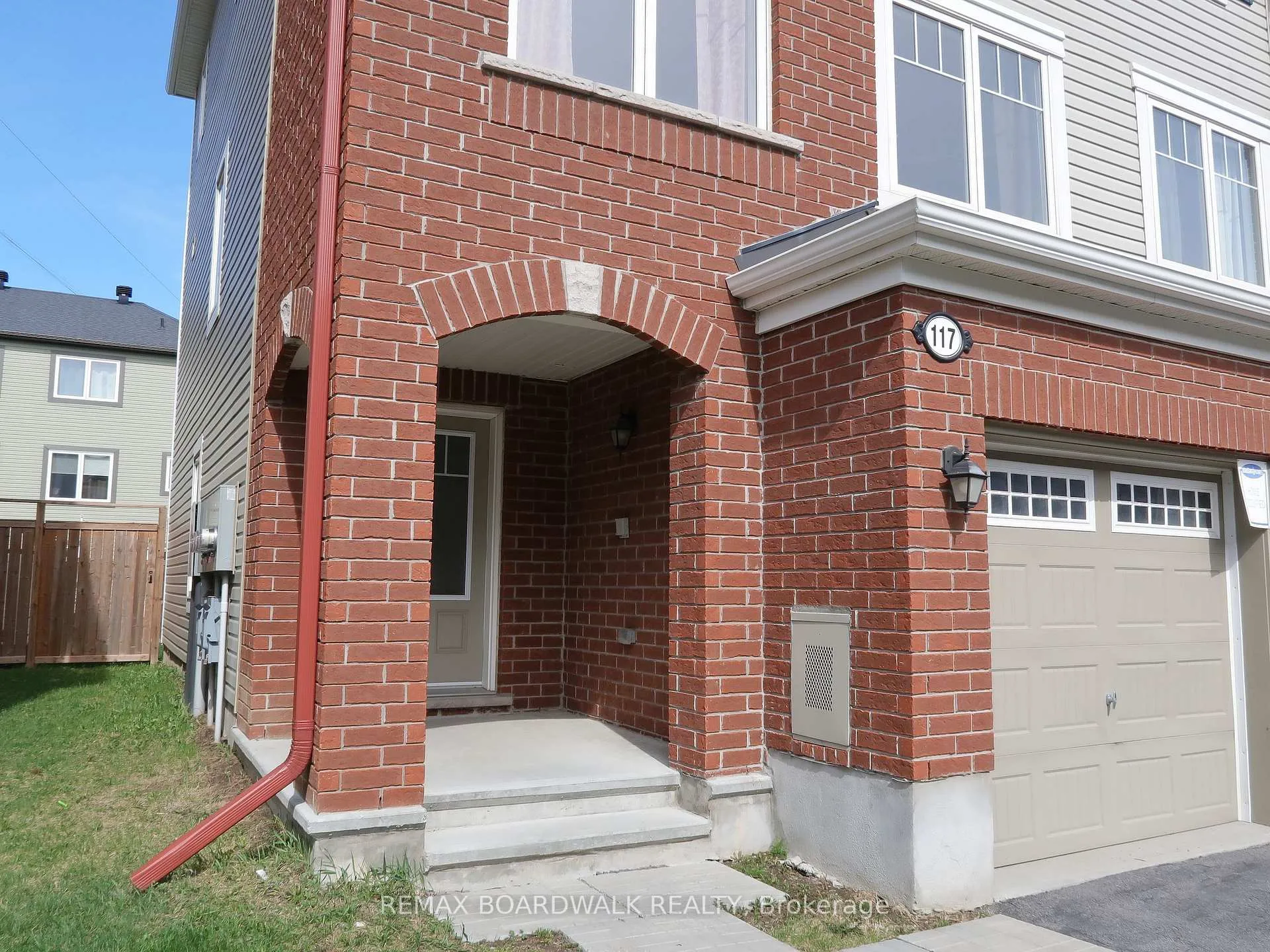 Photo 2 of 117 Gelderland Private, Ottawa, Kanata - Emerald Meadows/Trailwest — HOMEH