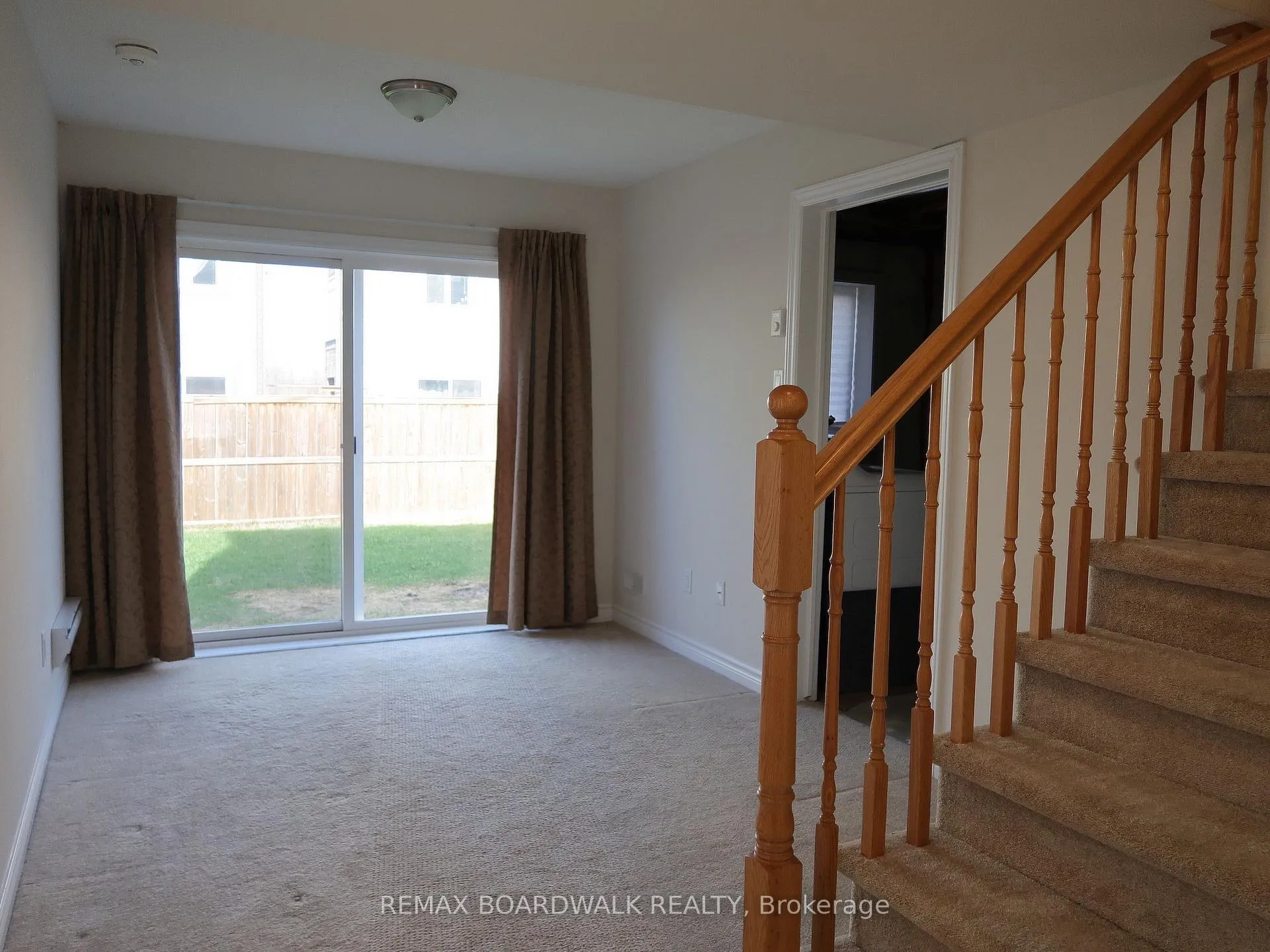 Photo 4 of 117 Gelderland Private, Ottawa, Kanata - Emerald Meadows/Trailwest — HOMEH