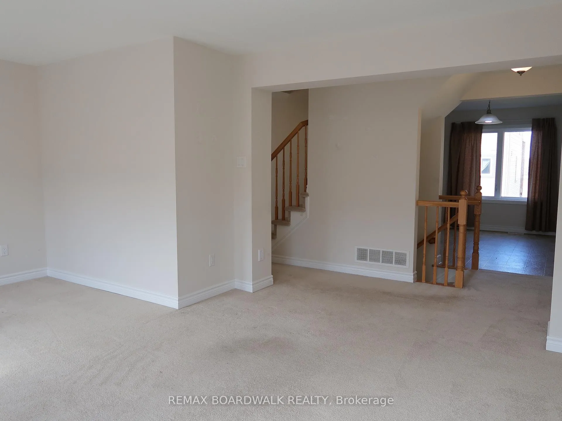 Photo 9 of 117 Gelderland Private, Ottawa, Kanata - Emerald Meadows/Trailwest — HOMEH