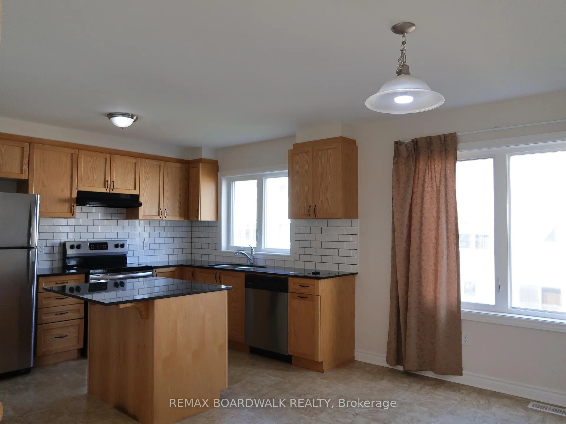 Photo 10 of 117 Gelderland Private, Ottawa, Kanata - Emerald Meadows/Trailwest — HOMEH