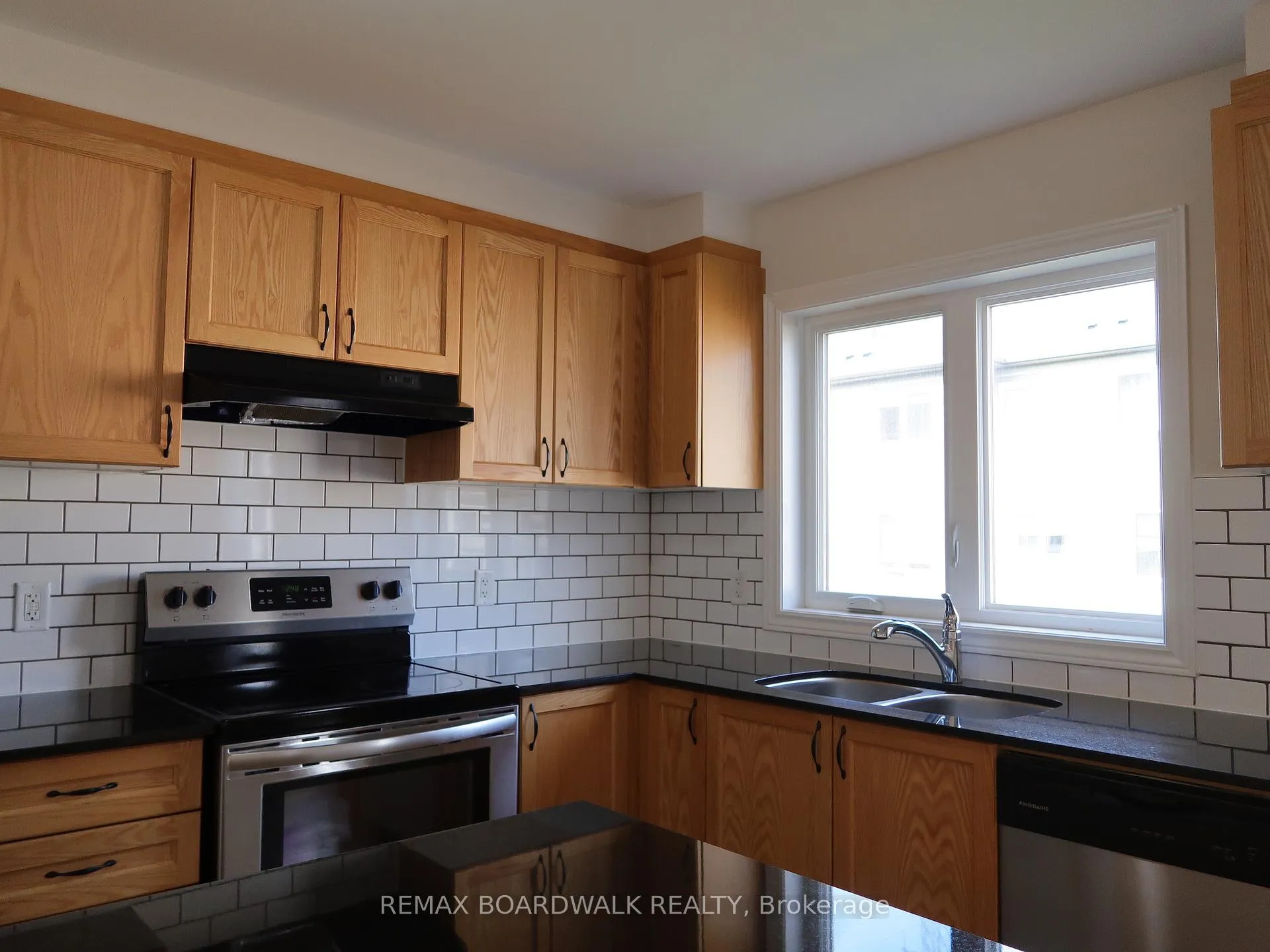 Photo 12 of 117 Gelderland Private, Ottawa, Kanata - Emerald Meadows/Trailwest — HOMEH