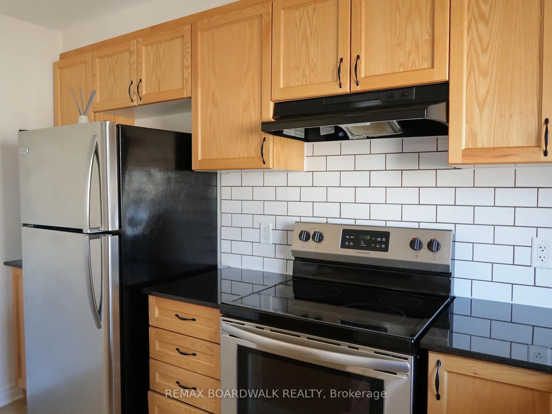 Photo 13 of 117 Gelderland Private, Ottawa, Kanata - Emerald Meadows/Trailwest — HOMEH