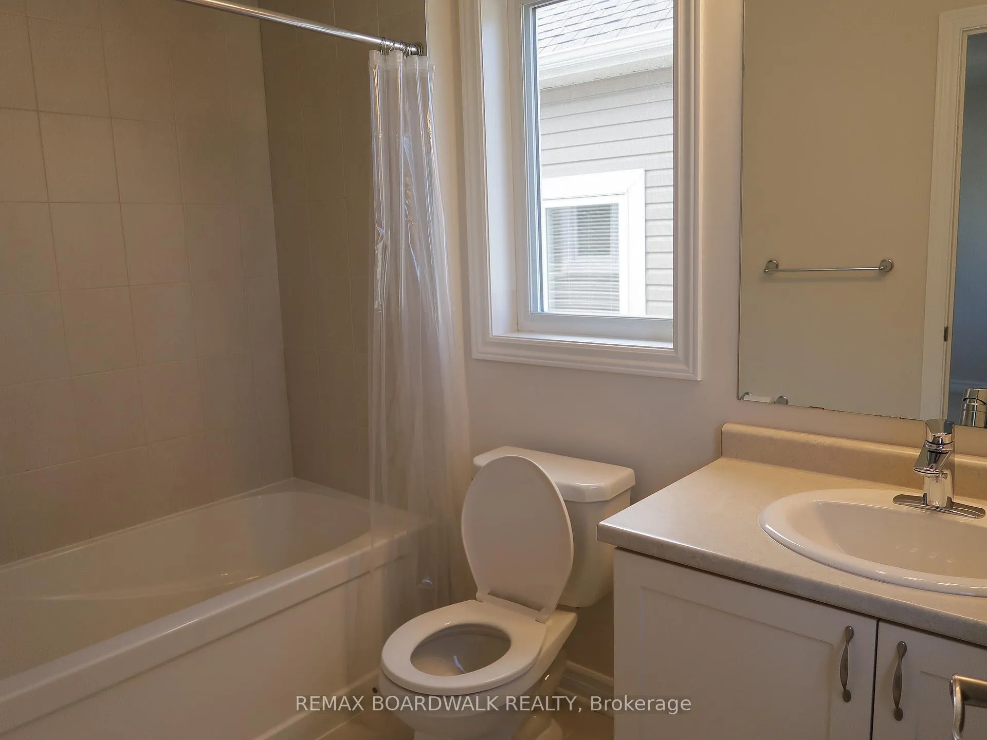 Photo 17 of 117 Gelderland Private, Ottawa, Kanata - Emerald Meadows/Trailwest — HOMEH