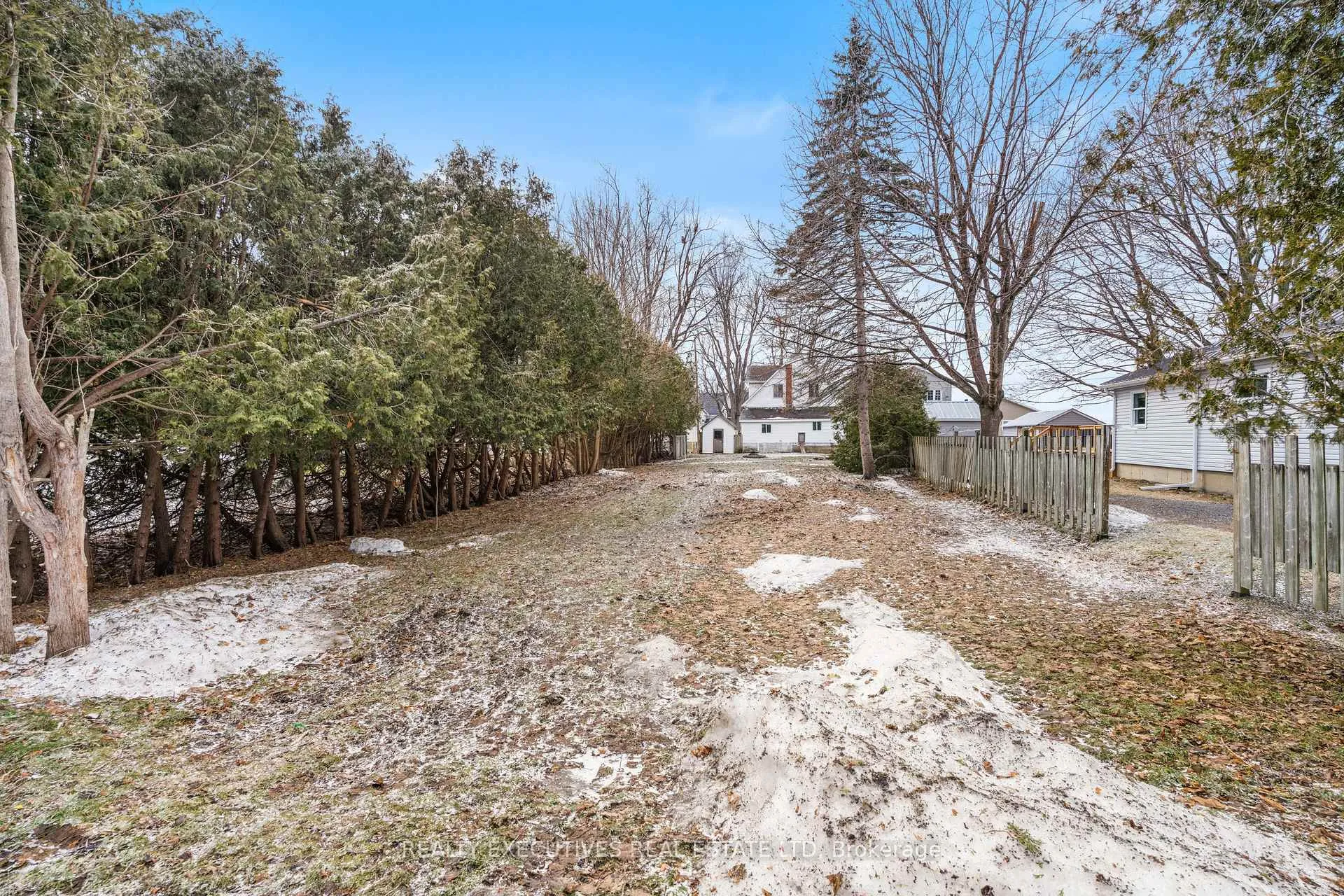 Photo 3 of 2 William Street, North Stormont, Finch — HOMEH