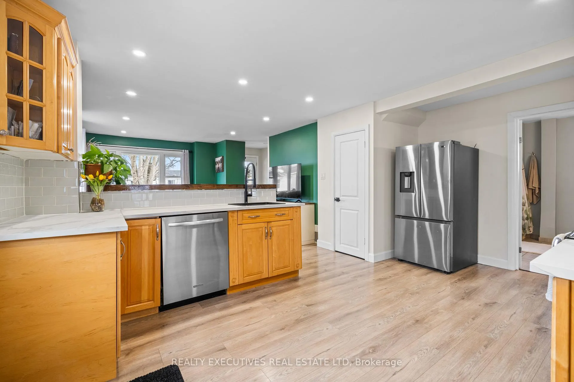Photo 8 of 2 William Street, North Stormont, Finch — HOMEH