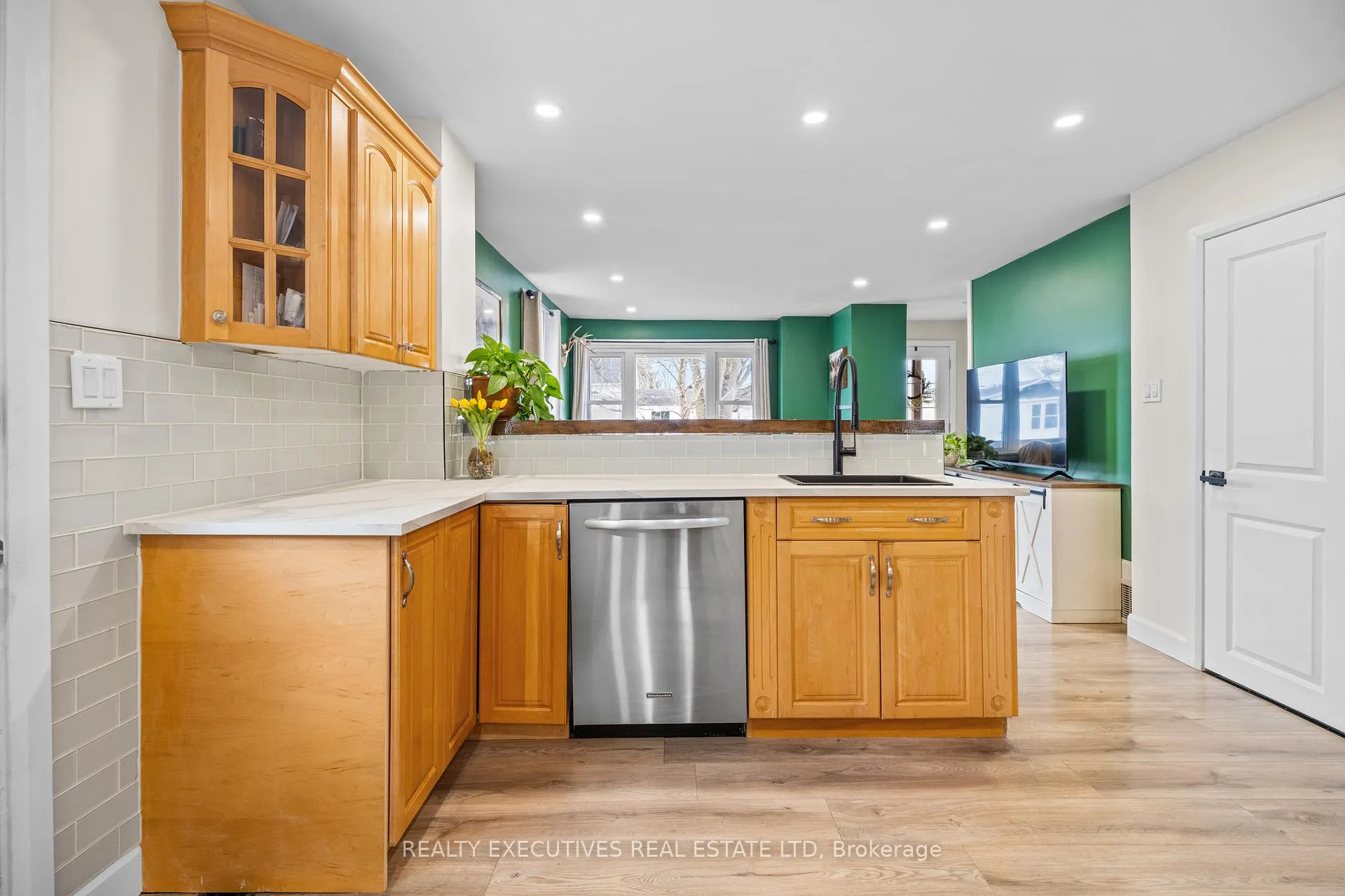 Photo 9 of 2 William Street, North Stormont, Finch — HOMEH