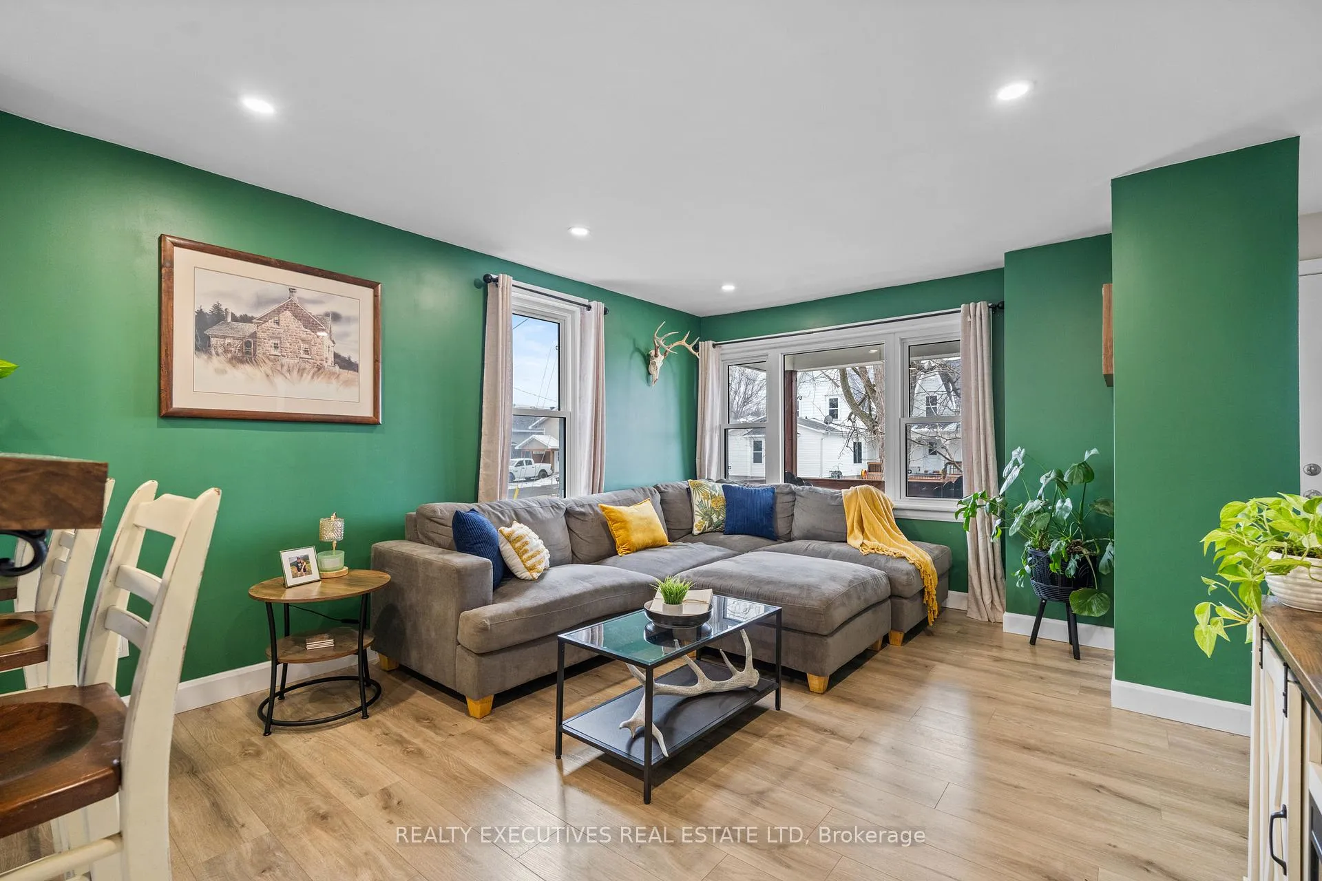 Photo 11 of 2 William Street, North Stormont, Finch — HOMEH