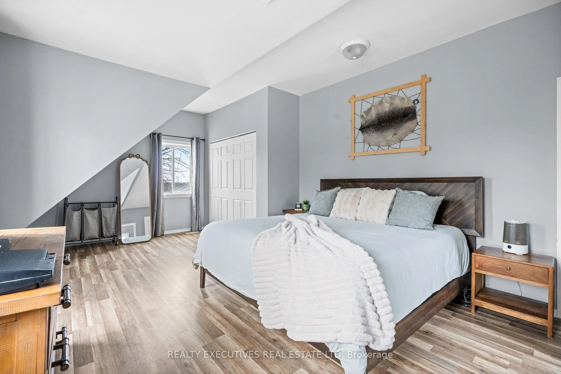 Photo 23 of 2 William Street, North Stormont, Finch — HOMEH