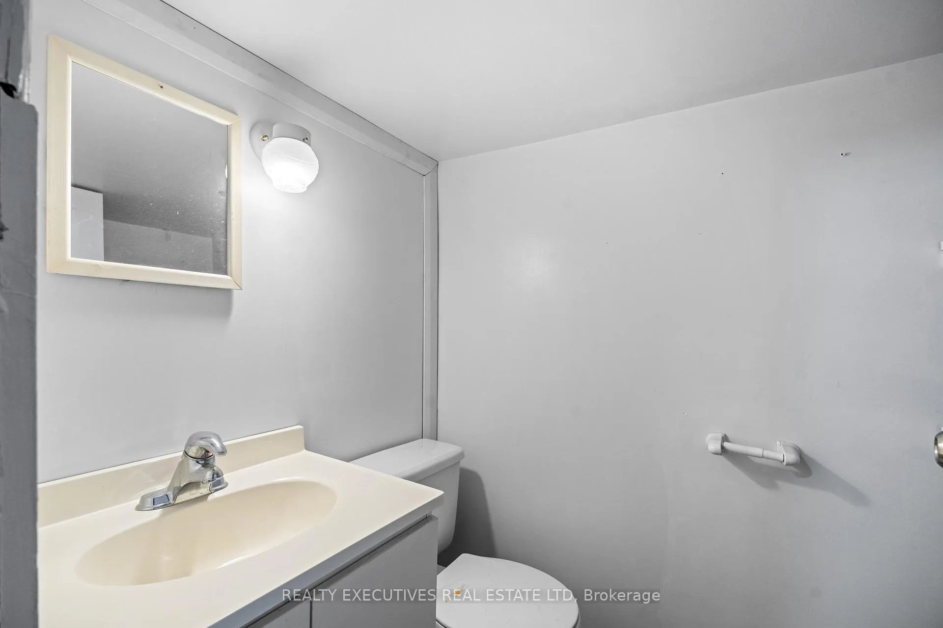 Photo 37 of 2 William Street, North Stormont, Finch — HOMEH