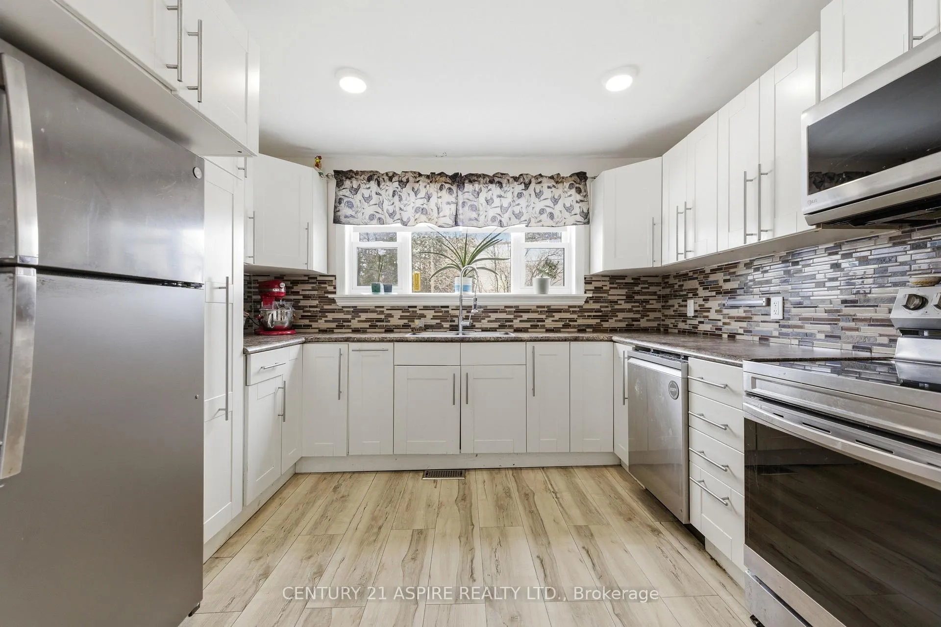 Photo 18 of 212 Schwanz Road, Petawawa — HOMEH