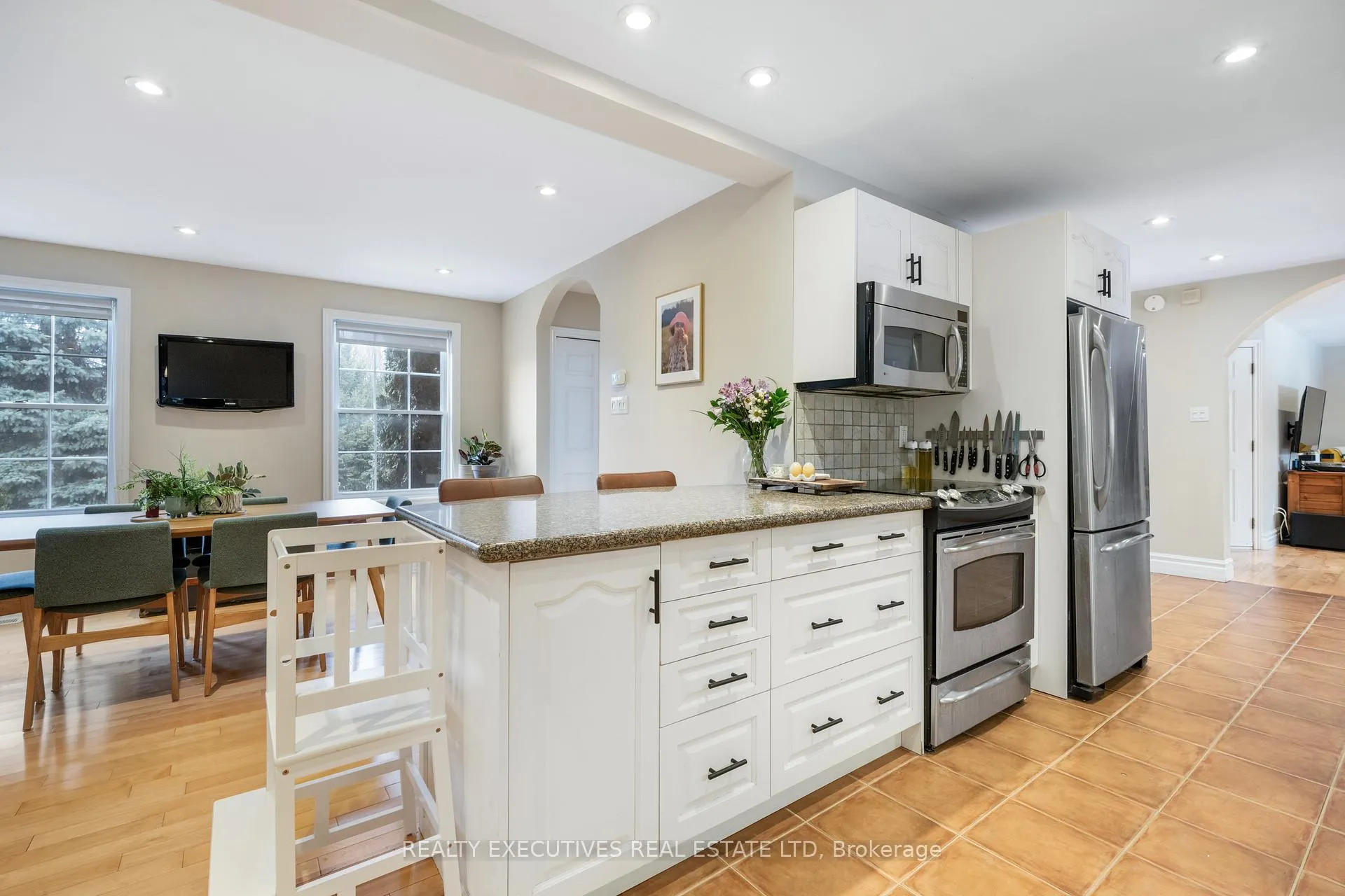 Photo 9 of 11943 Forest Hill Road, North Dundas, North Dundas (Mountain) Twp — HOMEH