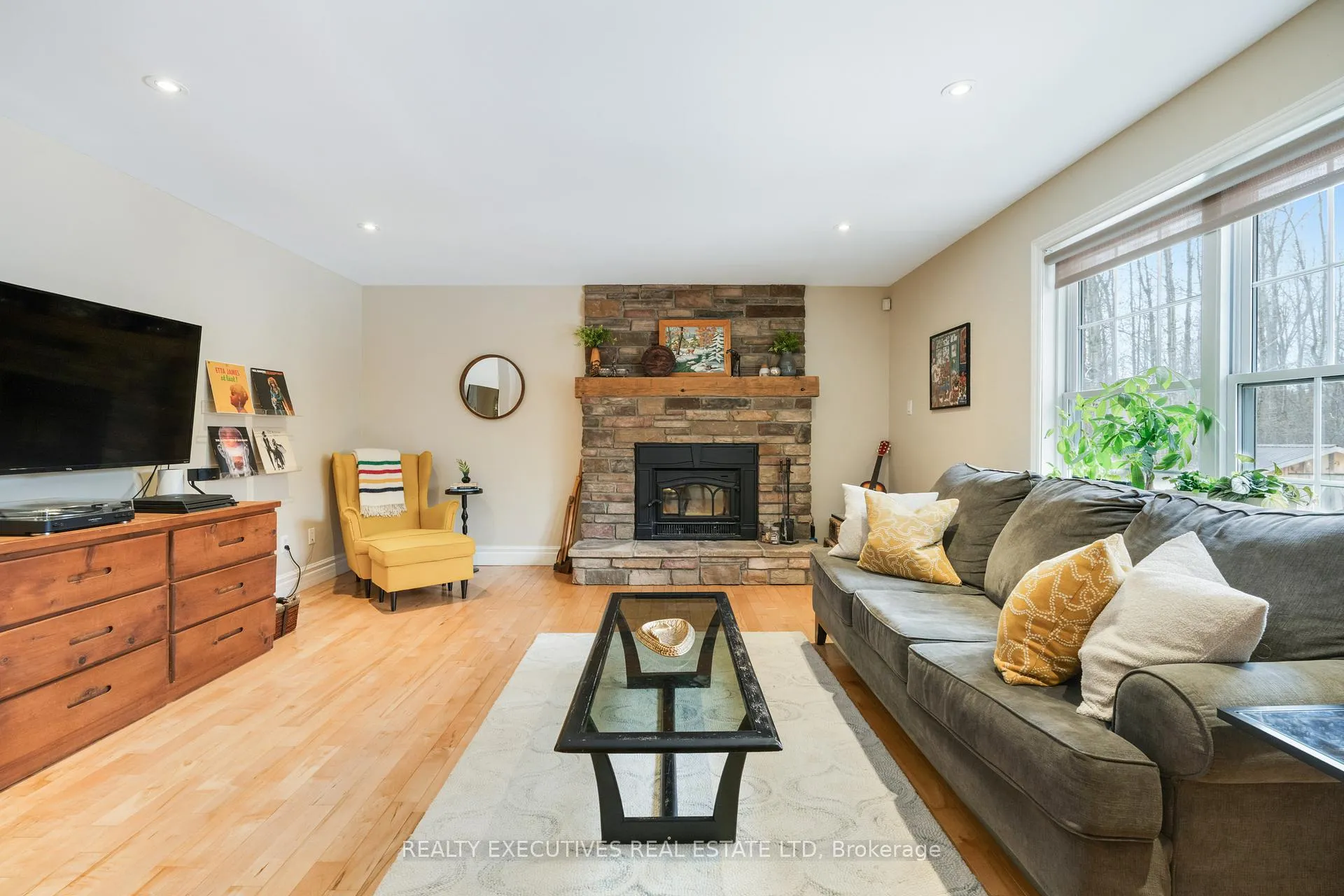 Photo 11 of 11943 Forest Hill Road, North Dundas, North Dundas (Mountain) Twp — HOMEH