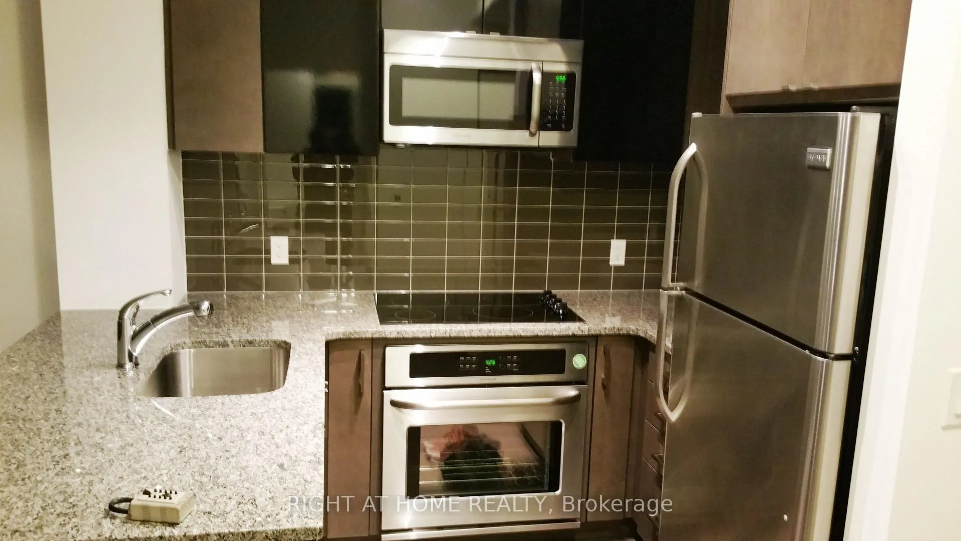 Photo 5 of Unit 3108, 89 Dunfield Avenue, Toronto, Mount Pleasant West — HOMEH