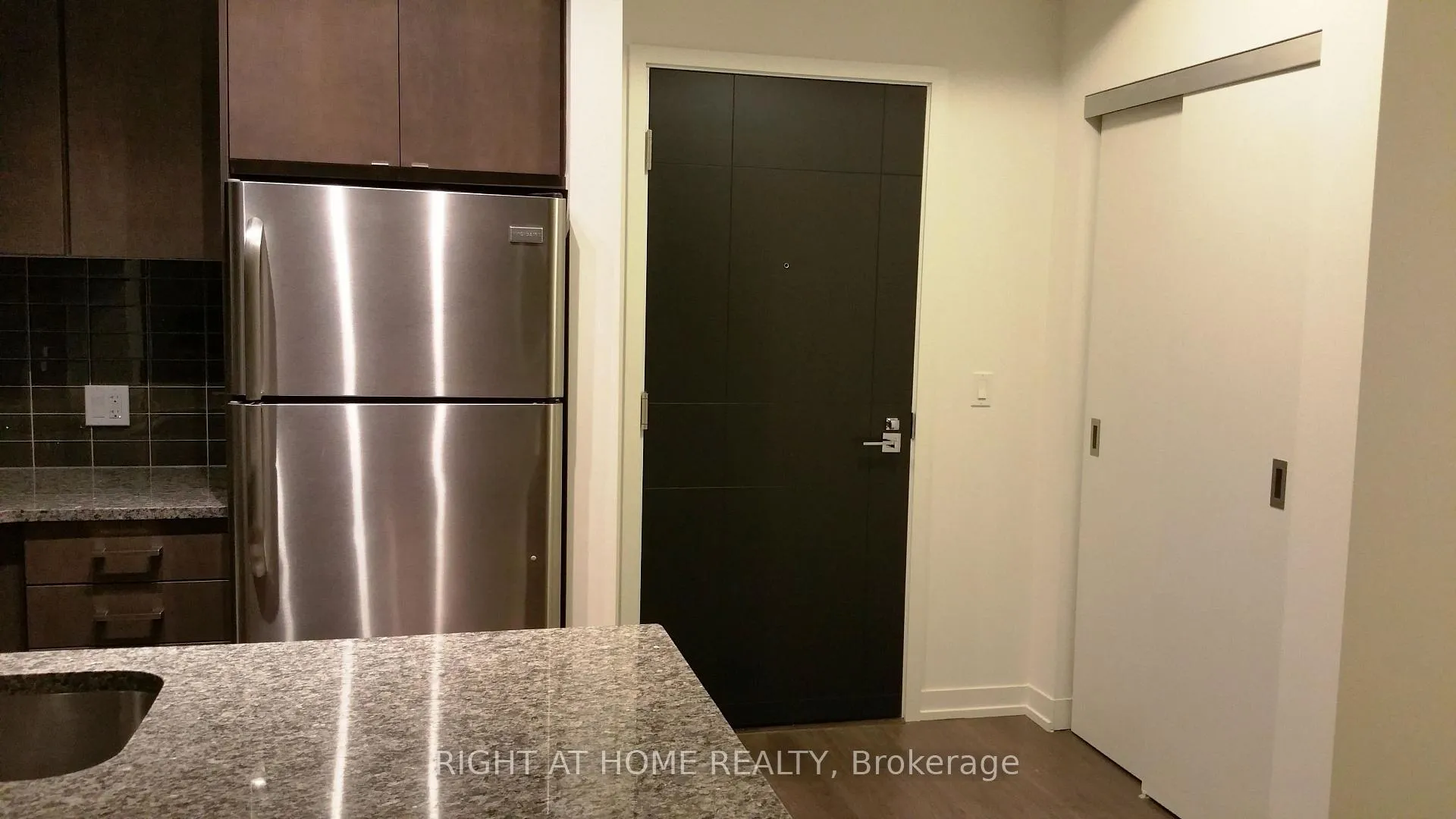 Photo 6 of Unit 3108, 89 Dunfield Avenue, Toronto, Mount Pleasant West — HOMEH