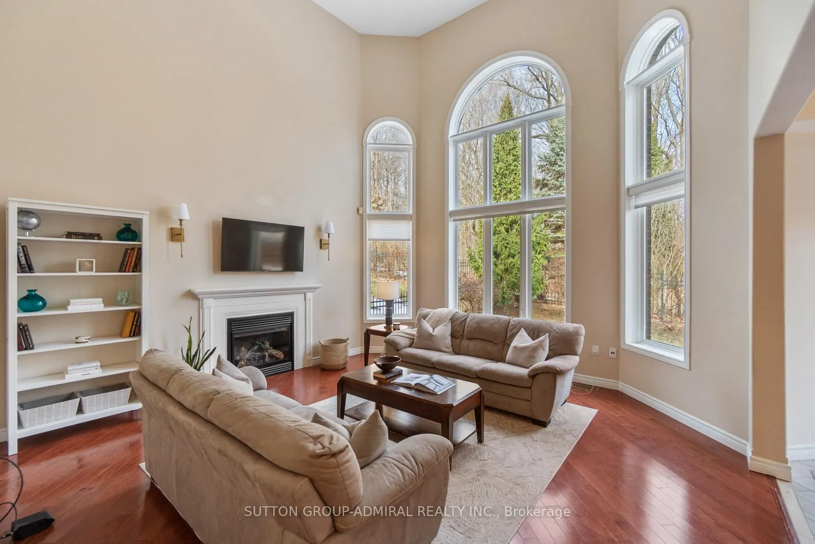 Photo 9 of 303 Winterburg Court, Waterloo — HOMEH