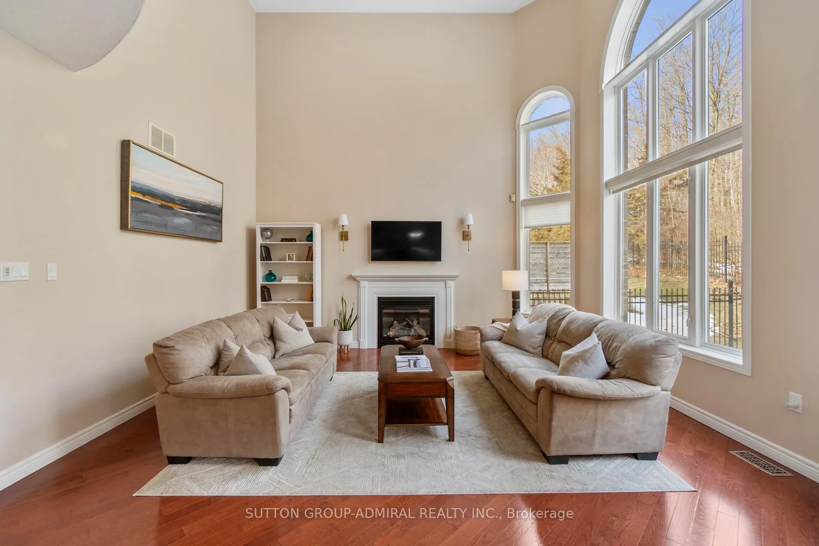 Photo 12 of 303 Winterburg Court, Waterloo — HOMEH