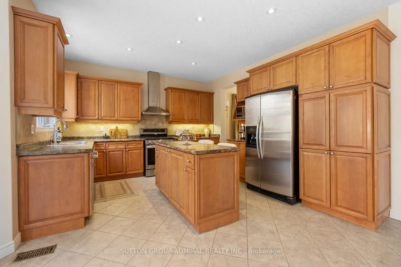 Photo 15 of 303 Winterburg Court, Waterloo — HOMEH
