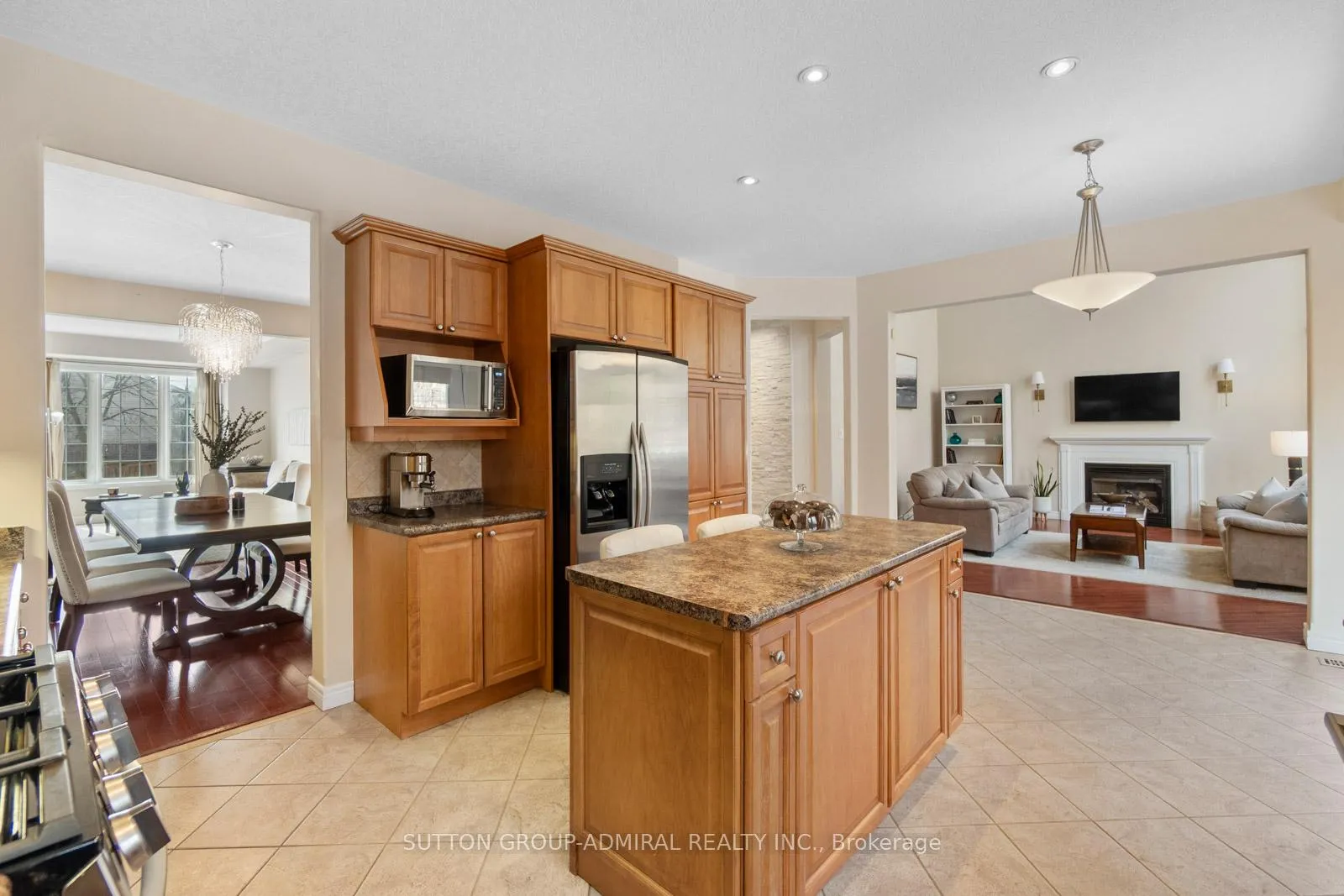 Photo 17 of 303 Winterburg Court, Waterloo — HOMEH