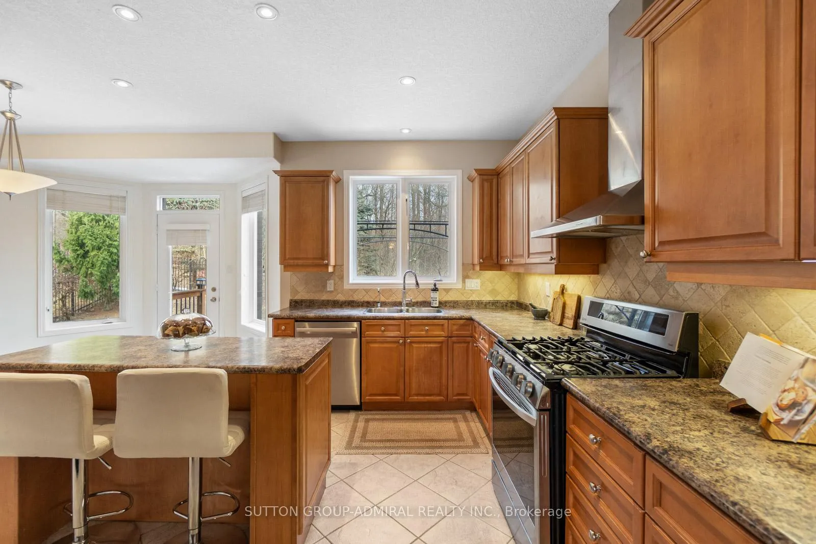 Photo 18 of 303 Winterburg Court, Waterloo — HOMEH