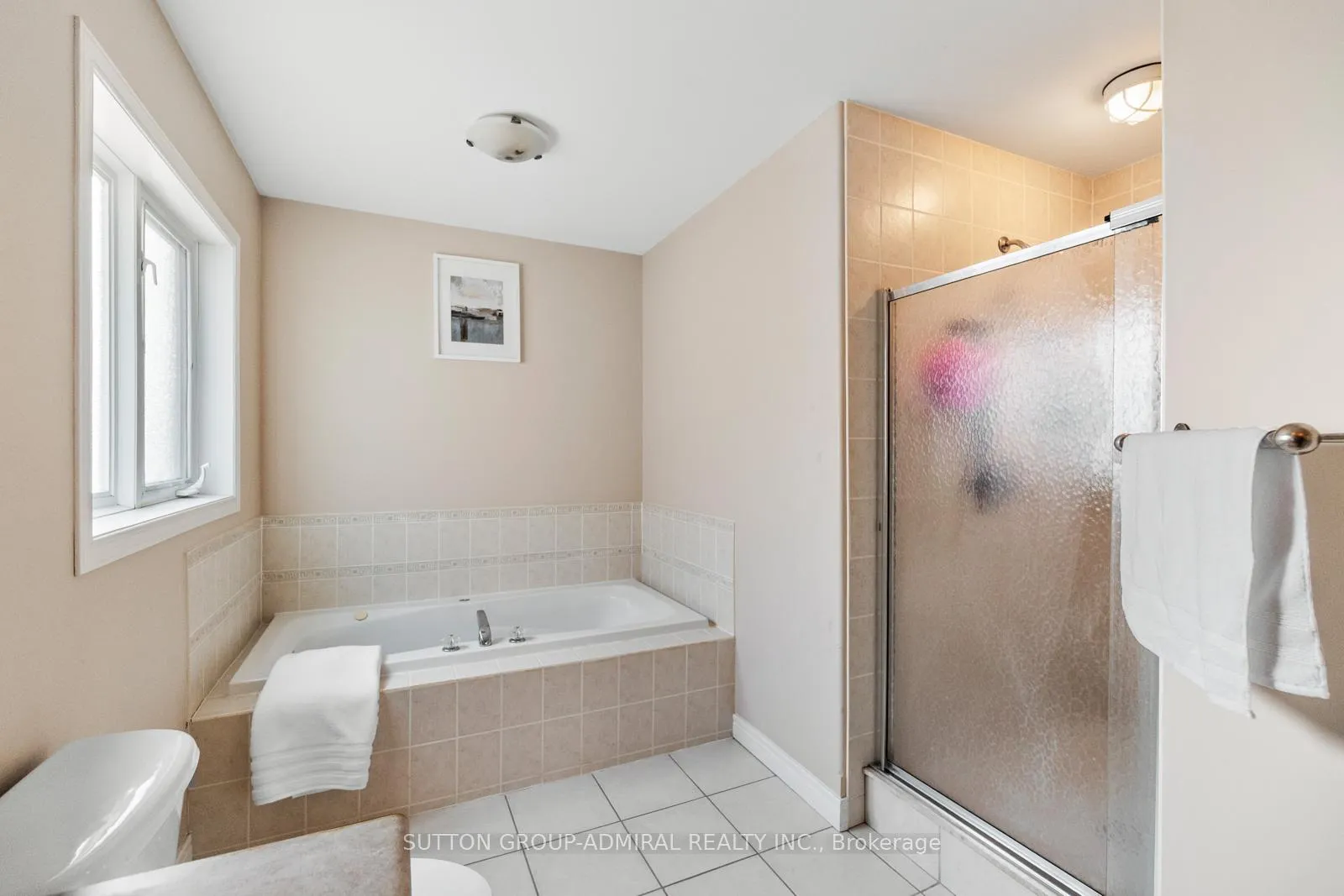 Photo 27 of 303 Winterburg Court, Waterloo — HOMEH