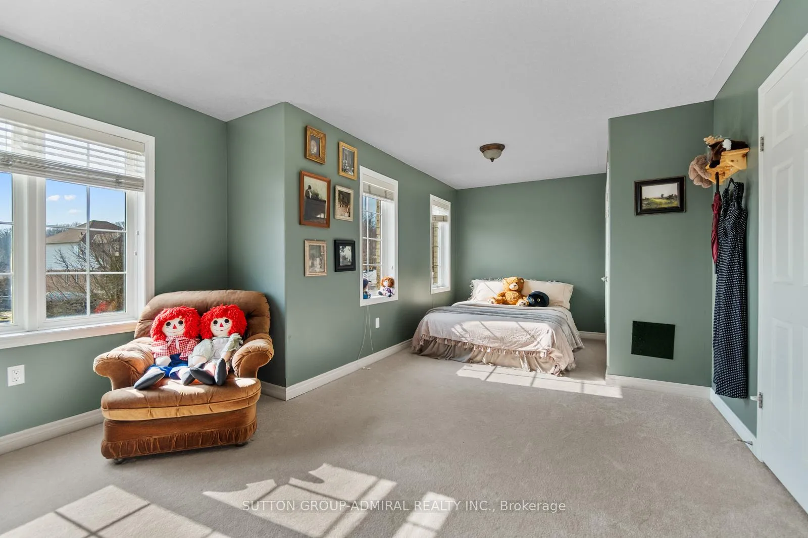 Photo 28 of 303 Winterburg Court, Waterloo — HOMEH