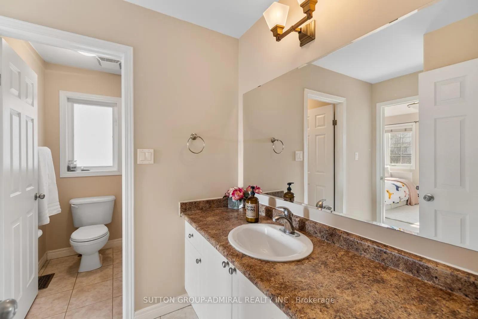 Photo 35 of 303 Winterburg Court, Waterloo — HOMEH